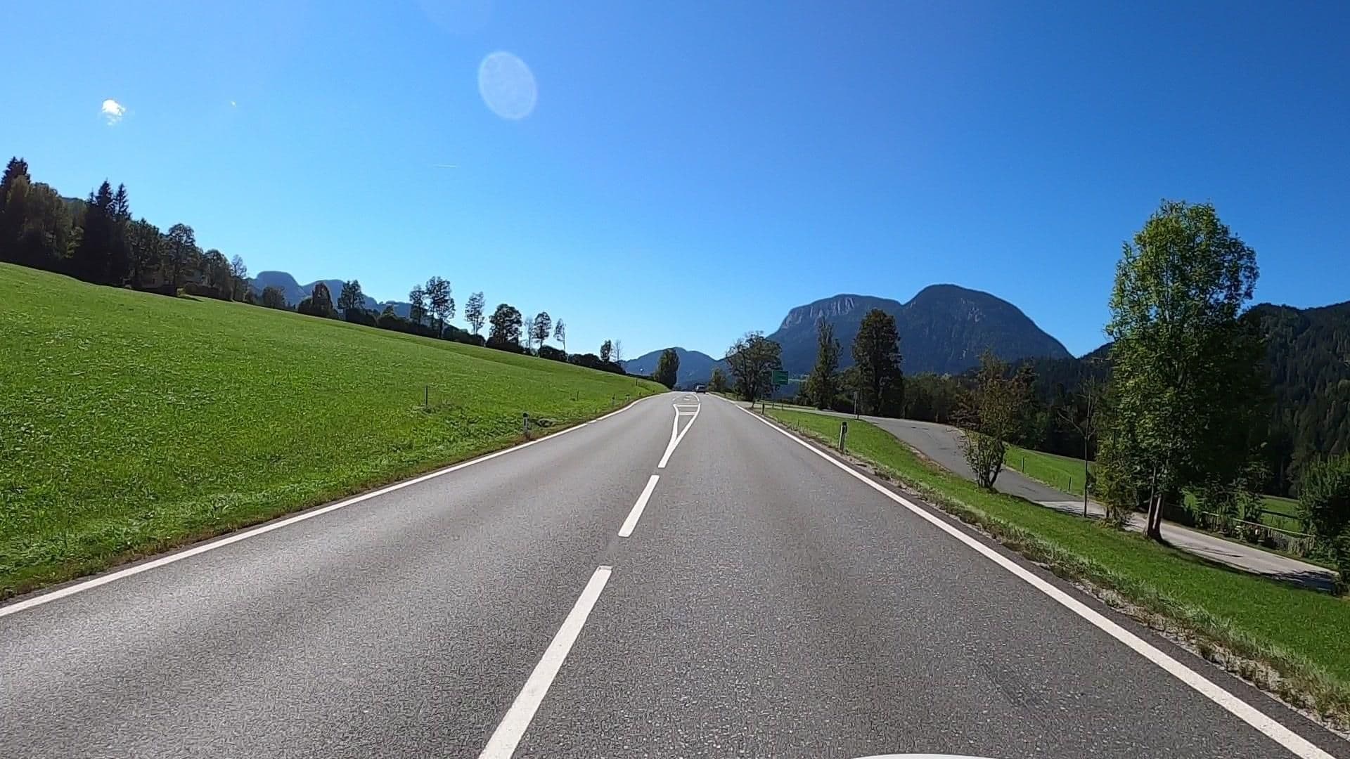 Street view near Treichl Bed & Breakfast, Scheffau am Wilden Kaiser — © osmplus_org (CC BY-SA · Mapillary)