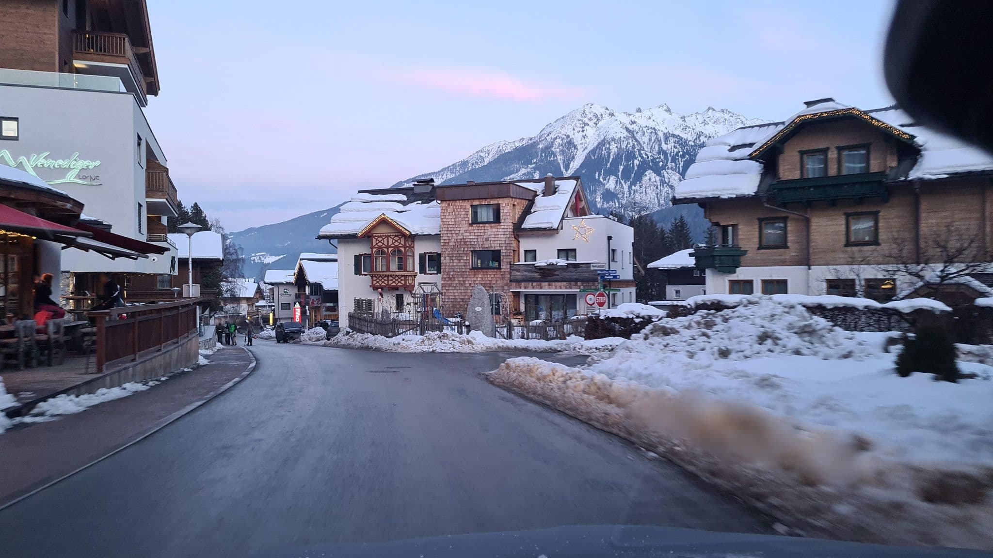 Street view near Pension Bachmaier, Neukirchen am Großvenediger — © dsmm (CC BY-SA · Mapillary)