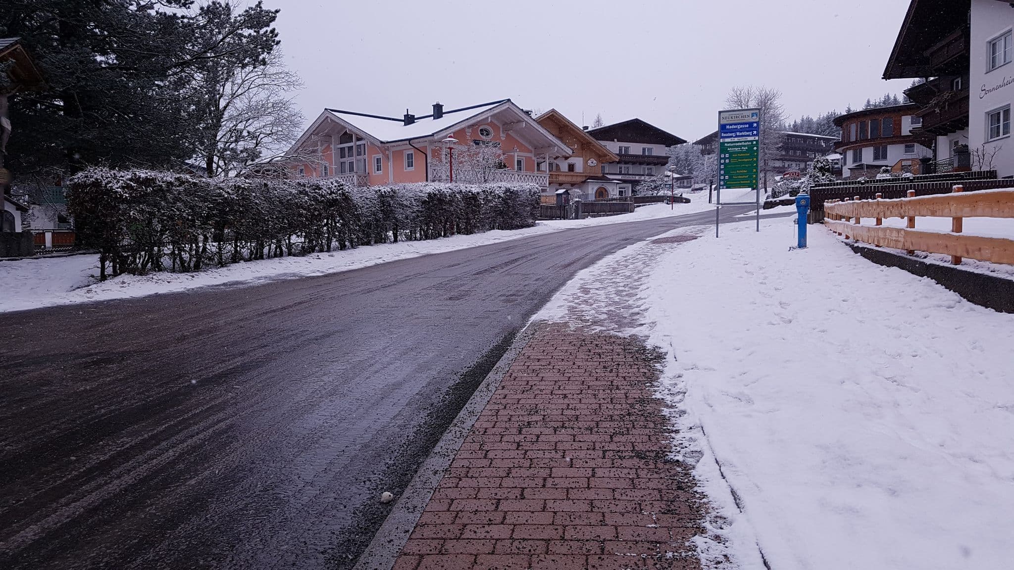 Street view near Ernst Pichler, Neukirchen am Großvenediger — © dsmm (CC BY-SA · Mapillary)