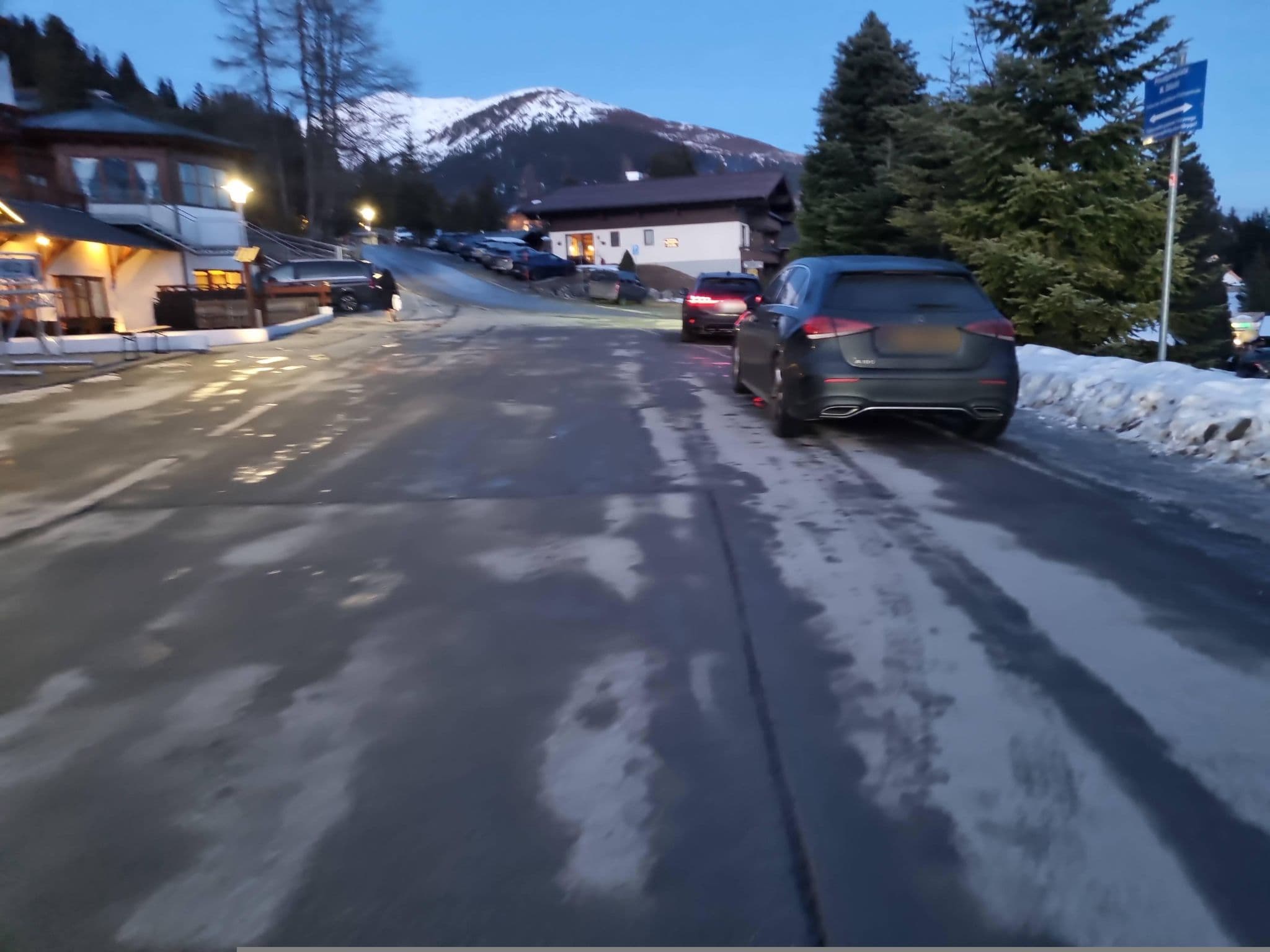 Street view near Van der Heide Sterngucker Aparthotel, Neukirchen am Großvenediger — © dsmm (CC BY-SA · Mapillary)