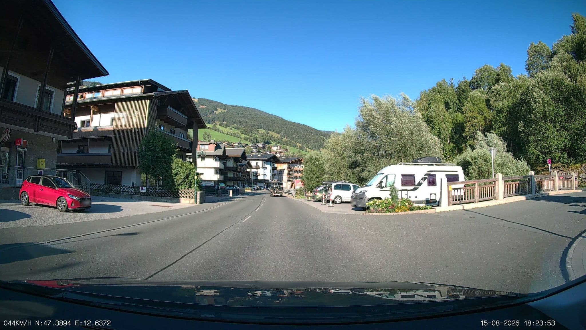 Street view near Sportanlagen Kreuzkapelle Jakob Eder, Saalbach — © heetENkoel (CC BY-SA · Mapillary)