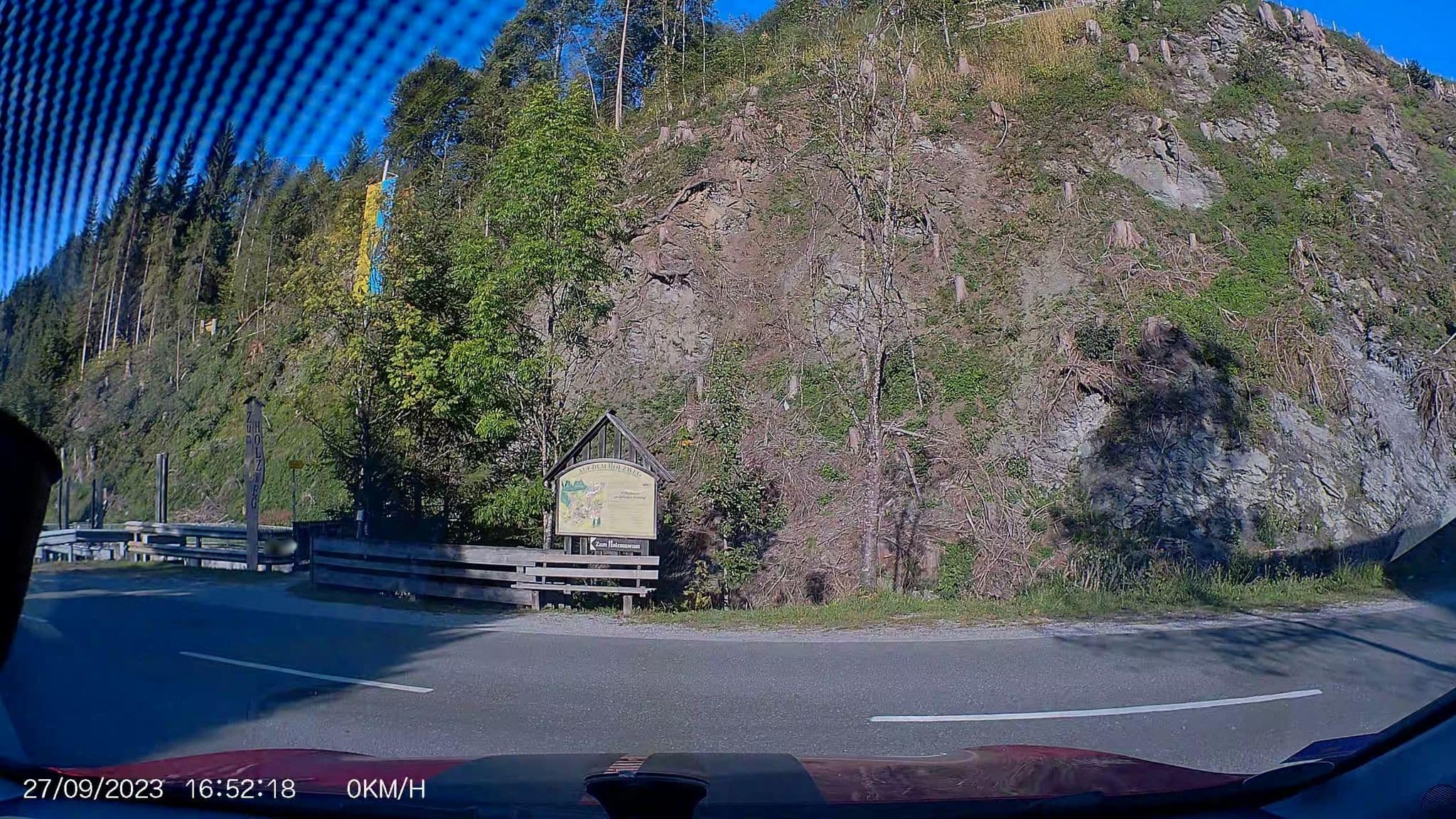 Street view near Gasthaus Schönanger Alm, Oberau — © AR88 (CC BY-SA · Mapillary)
