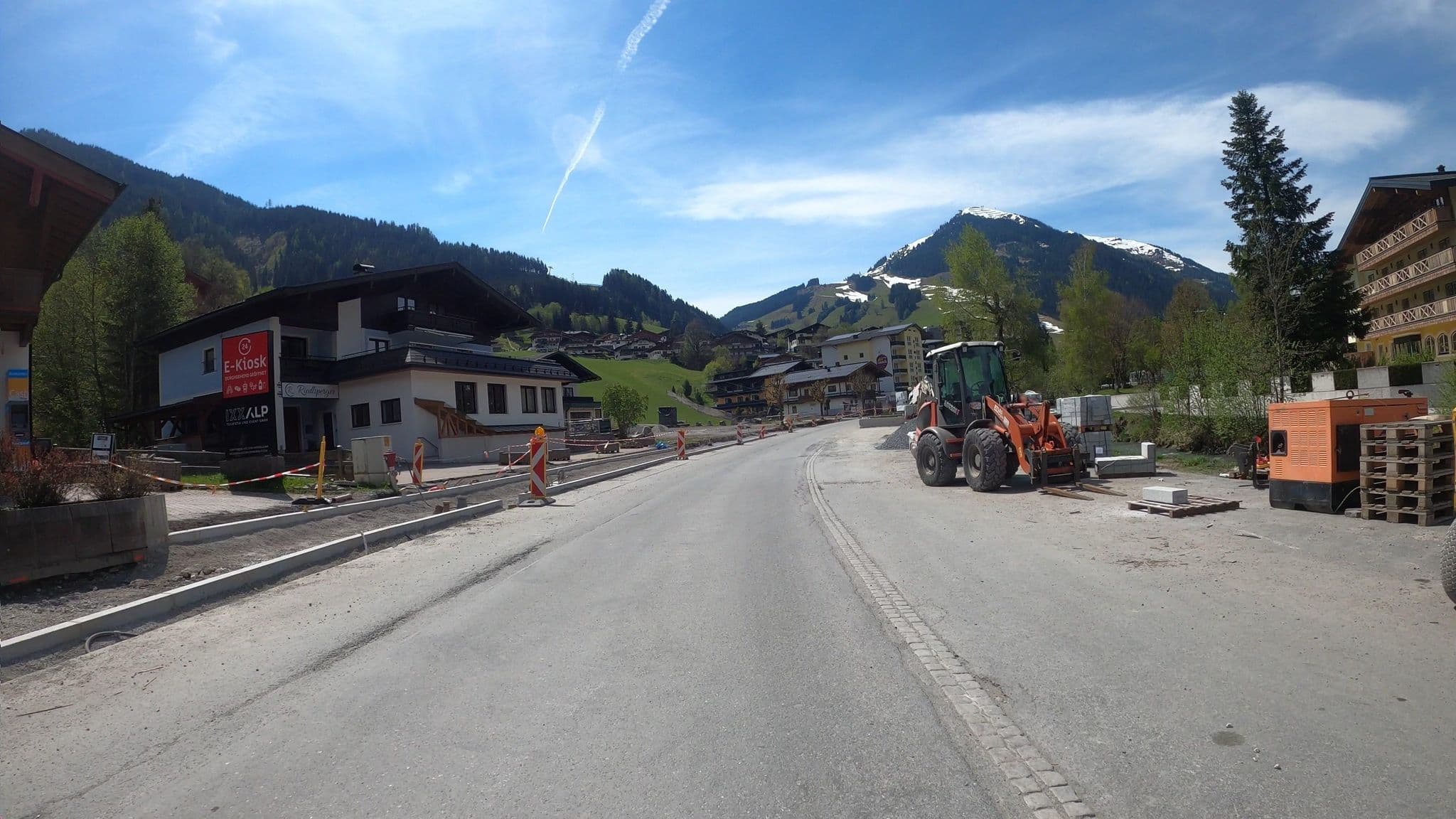 Street view near Kleeblatt Hotel GmbH & Co., Hinterglemm — © osmplus_org (CC BY-SA · Mapillary)