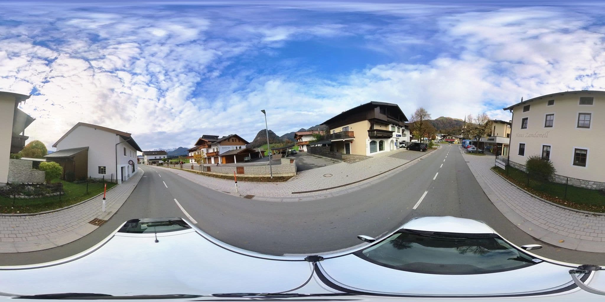 Street view near Hiaslerhof, Kössen — © osmplus_org (CC BY-SA · Mapillary)