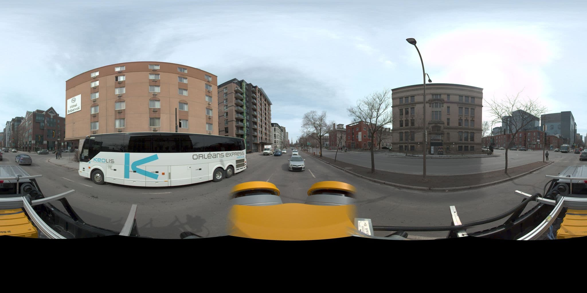 Street view near Hôtel Le Roberval, Milton-Parc — © VdM (CC BY-SA · Mapillary)