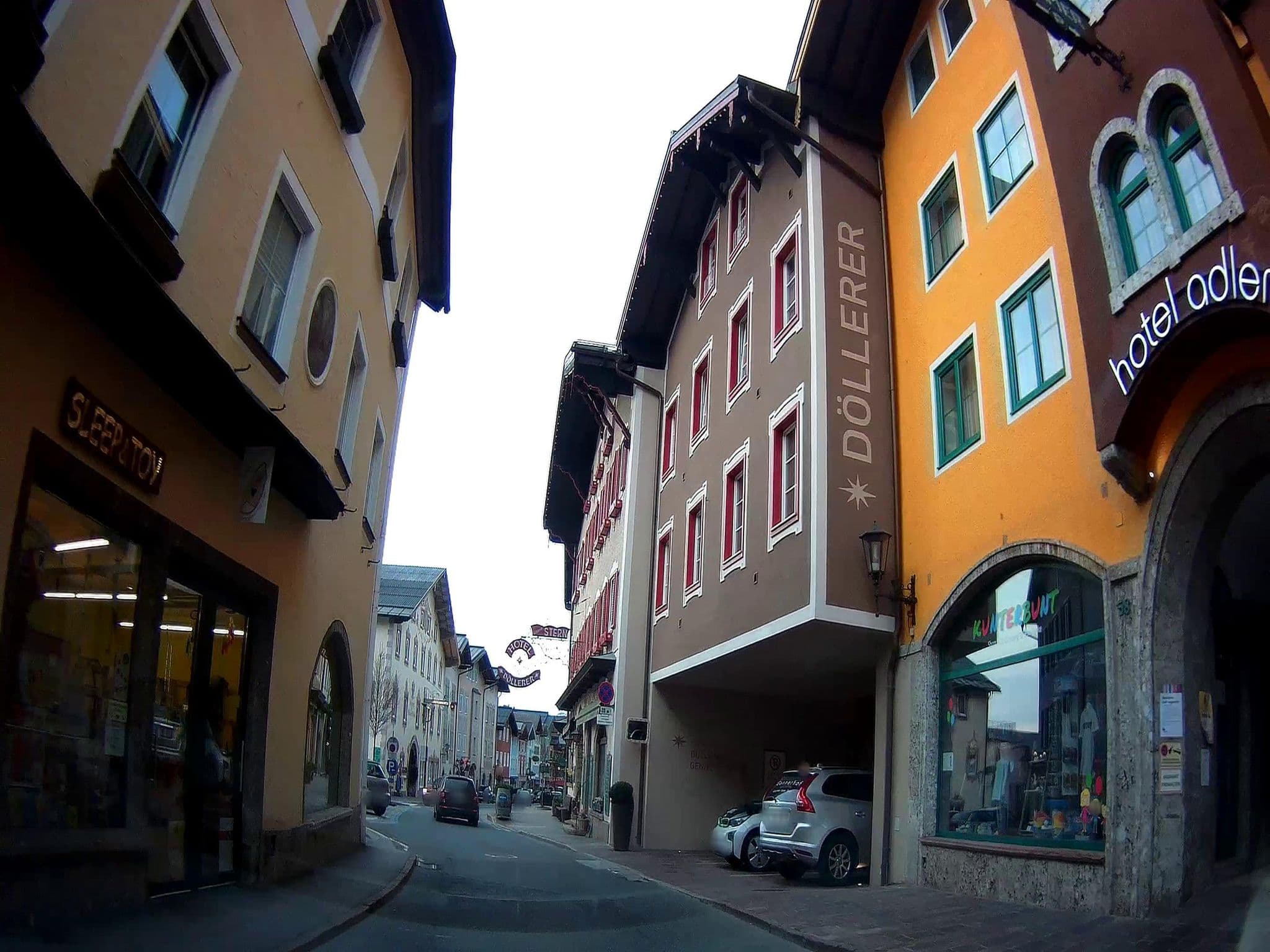 Street view near Weissinger Elisabeth, Golling an der Salzach — © fuchserl (CC BY-SA · Mapillary)