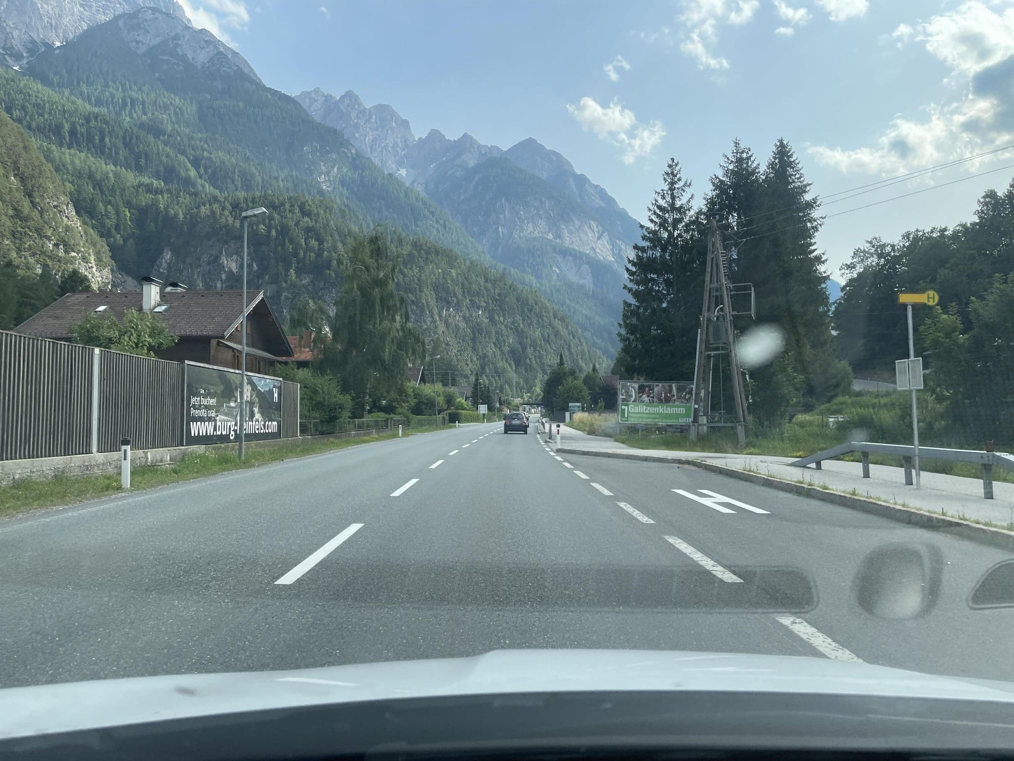 Street view near Haus Südalpen, Lienz — © chicc0 (CC BY-SA · Mapillary)