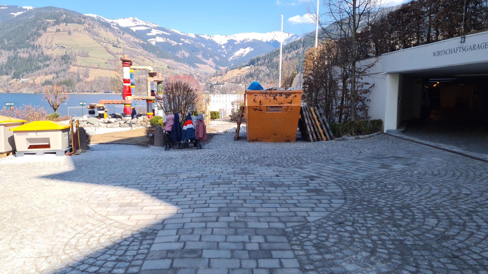 Street view near Holleis Privat- Hotels, Zell am See — © motoaventuro (CC BY-SA · Mapillary)