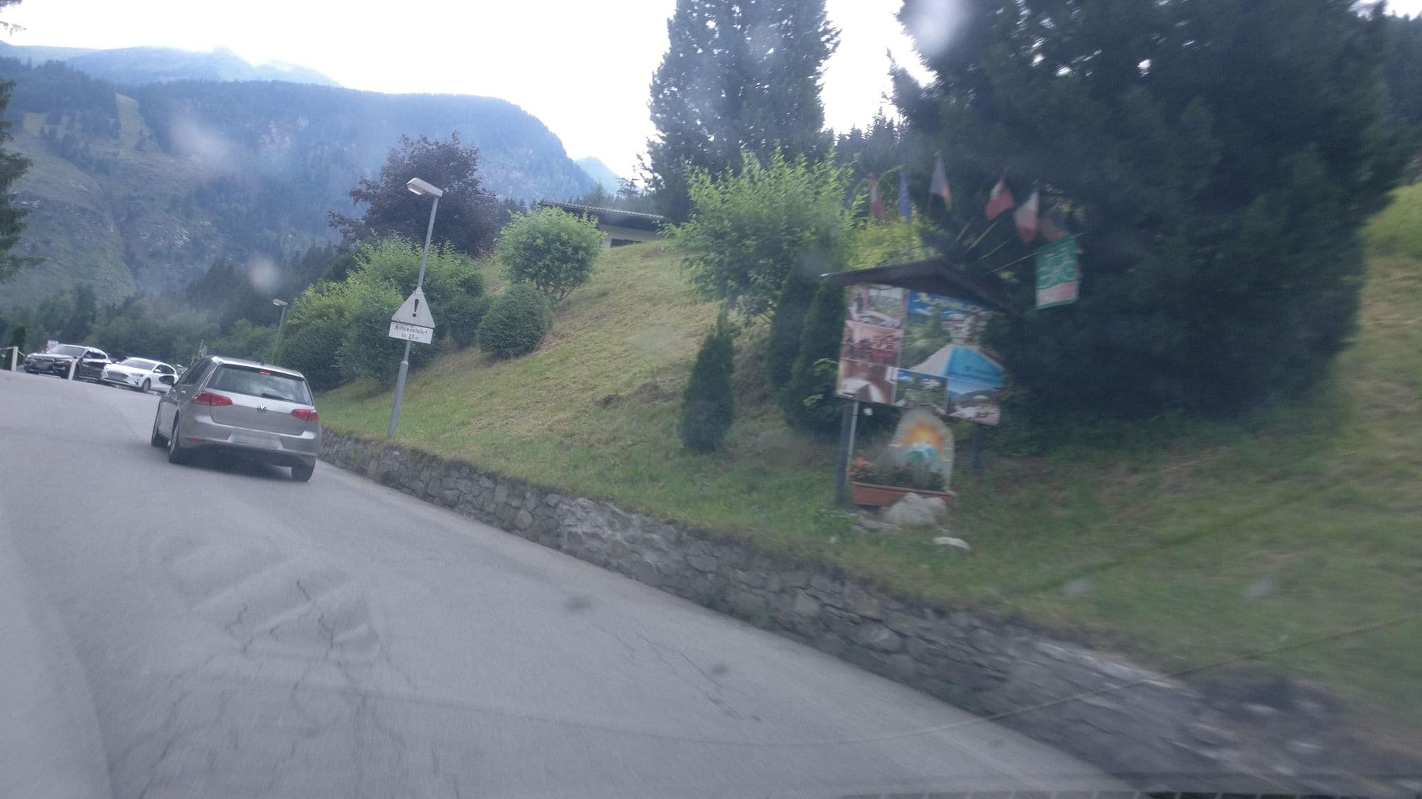 Street view near Kur- und Sporthotel Alpenblick, Bad Gastein — © map_hard (CC BY-SA · Mapillary)