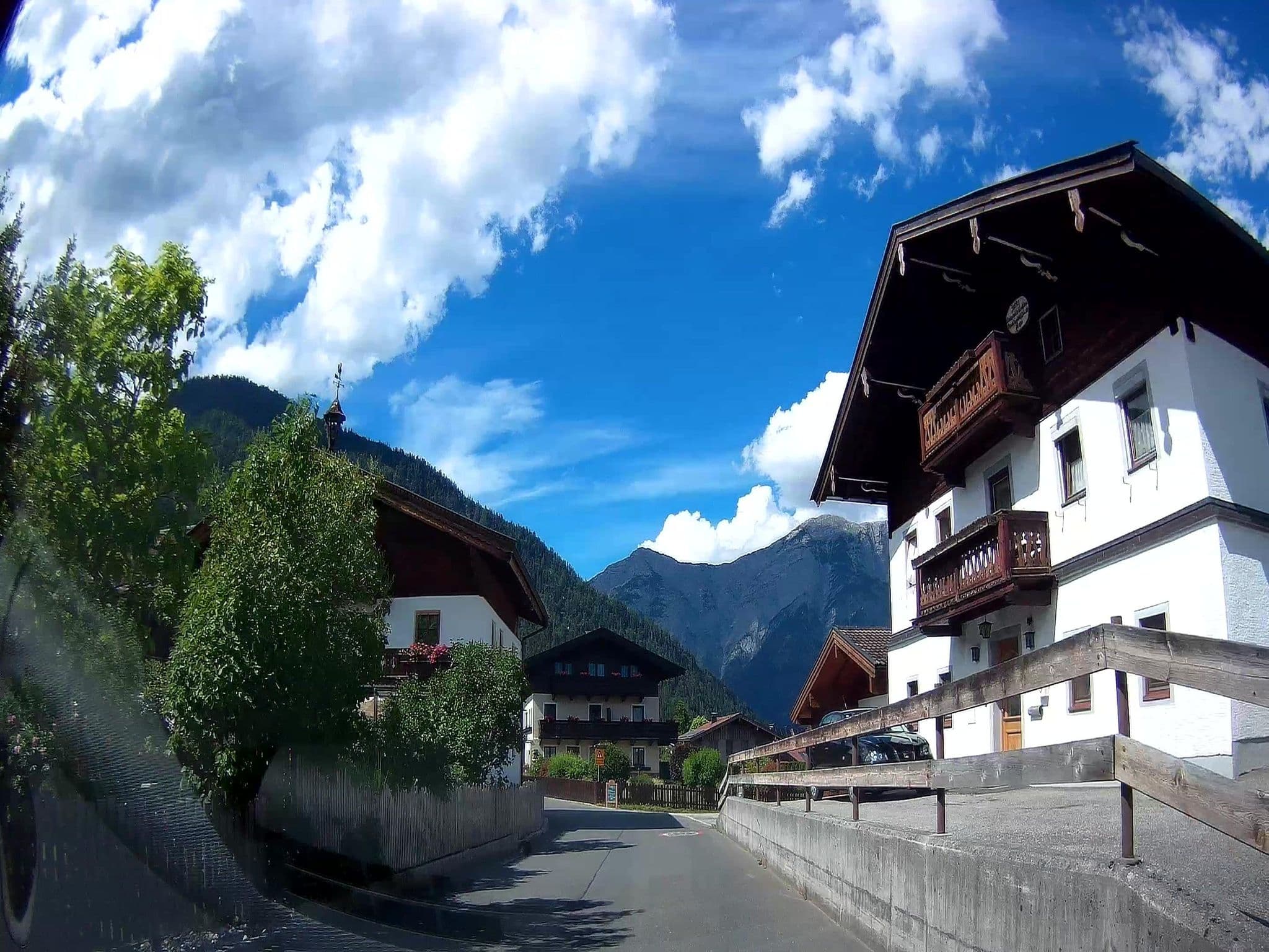 Street view near Haus Simmerling, Saalfelden am Steinernen Meer — © fuchserl (CC BY-SA · Mapillary)