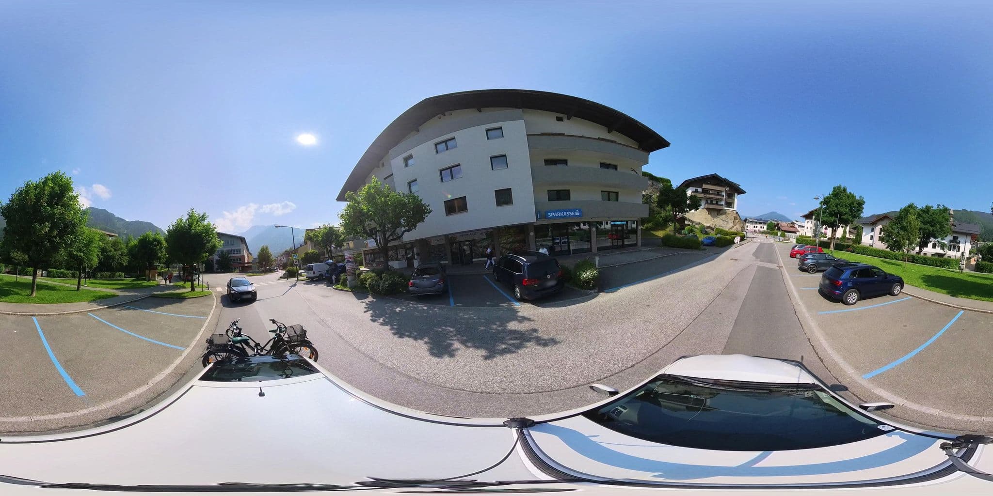 Street view near Medio, Kaprun — © osmplus_org (CC BY-SA · Mapillary)