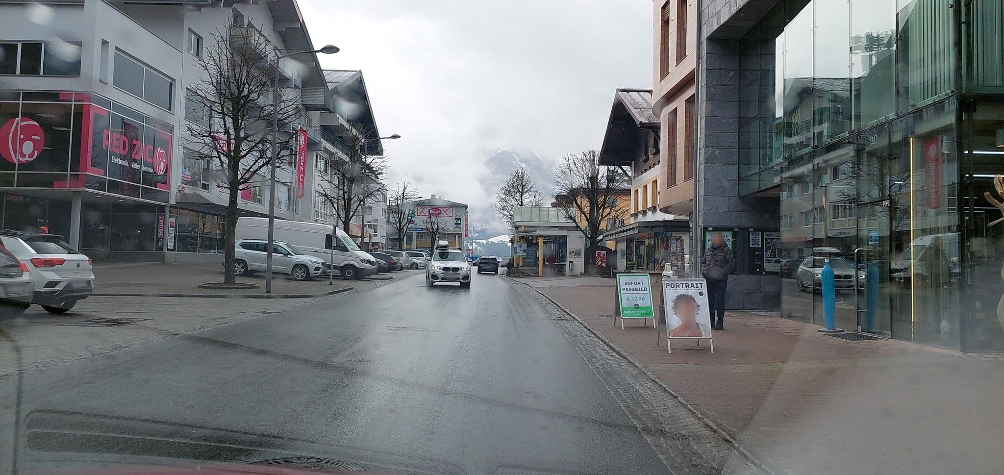 Street view near Hotel Bad Hofgastein ErrichtungsGmbH, Sankt Johann im Pongau — © gzin (CC BY-SA · Mapillary)