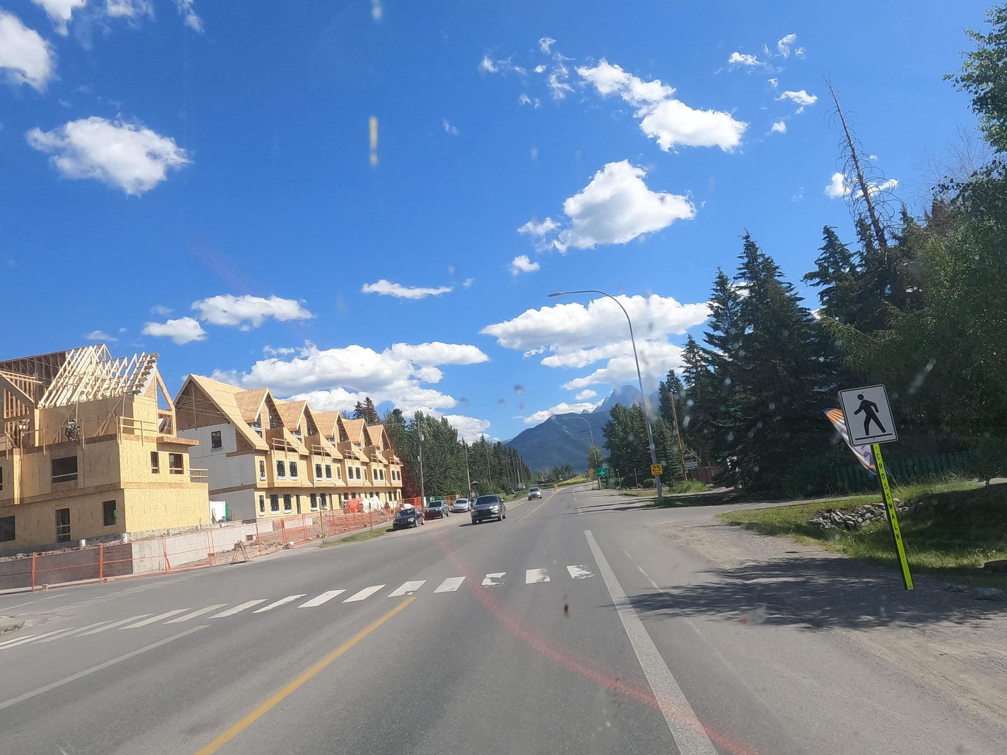 Street view near Mountain View Inn, Canmore