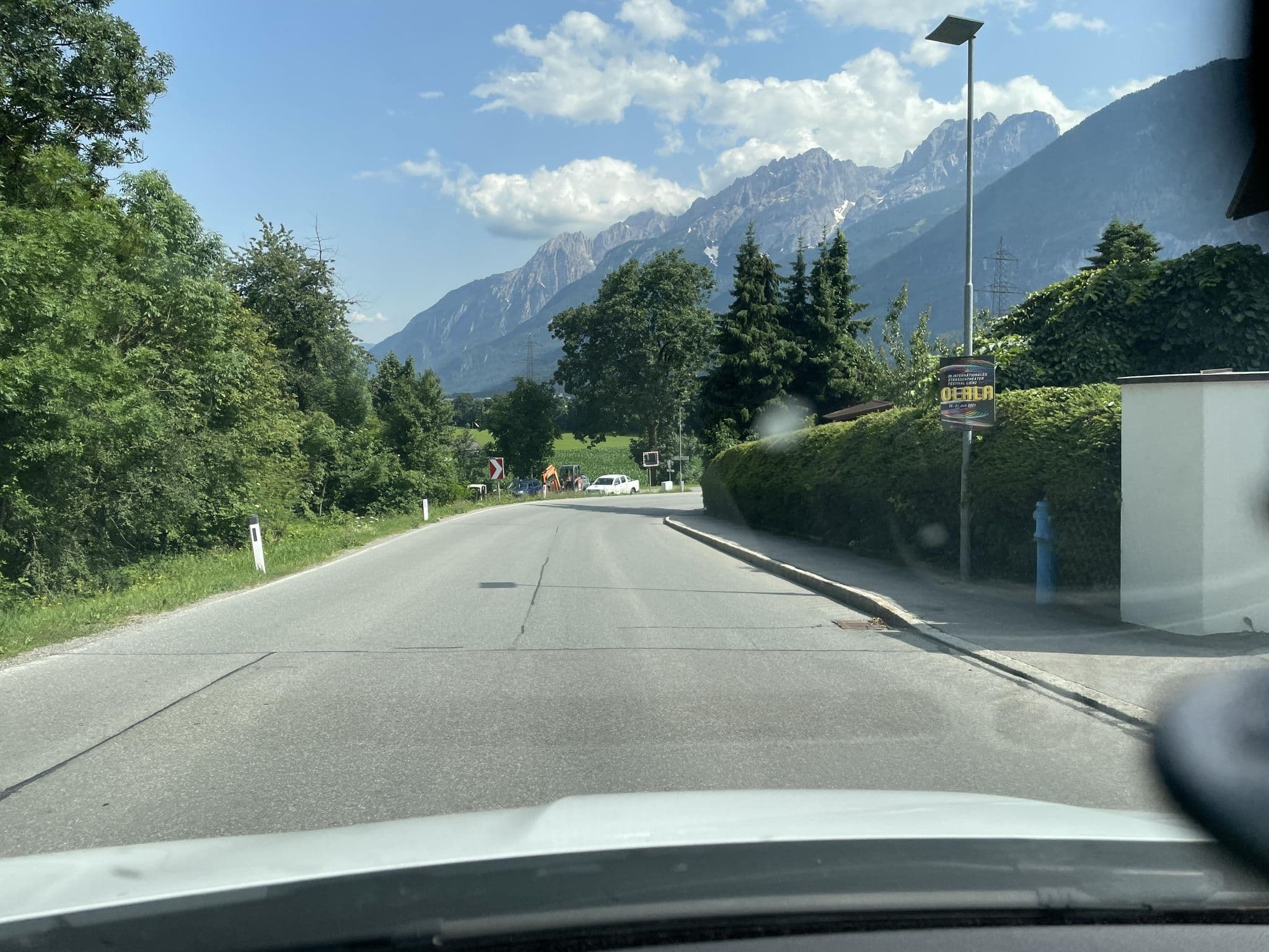 Street view near Berggasthaus Pension Zettersfeld, Lienz — © chicc0 (CC BY-SA · Mapillary)