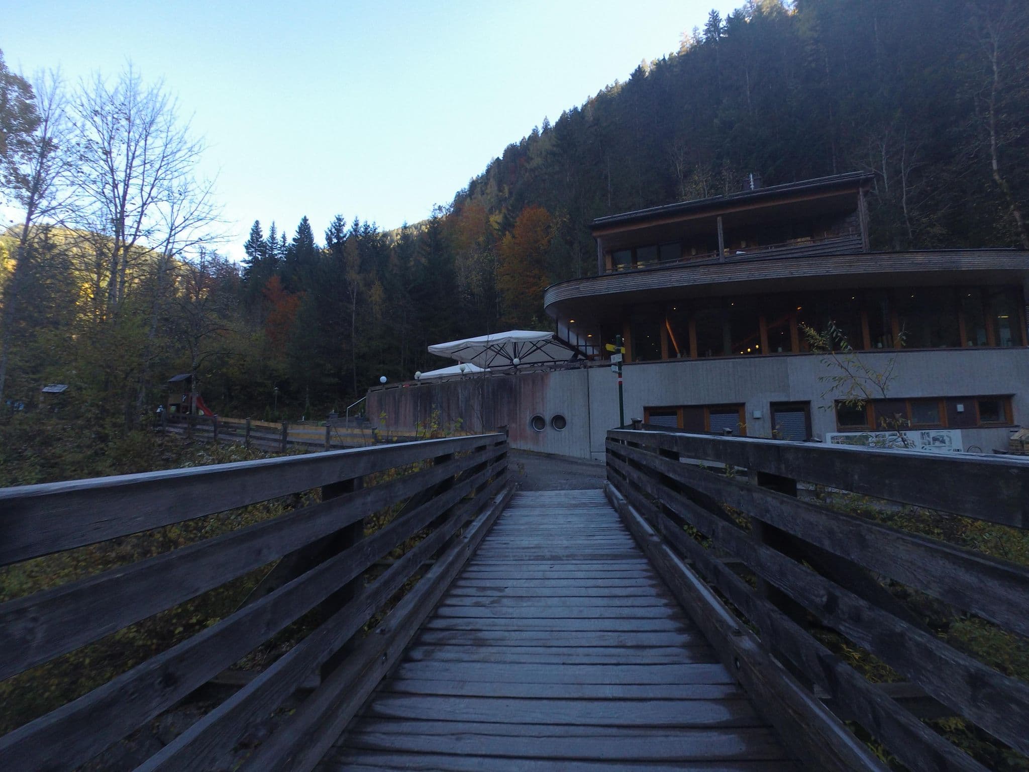 Street view near Klamm Fürst Liechtensteinklamm - Gianpiero De Stefani, Plankenau — © schermy_at (CC BY-SA · Mapillary)