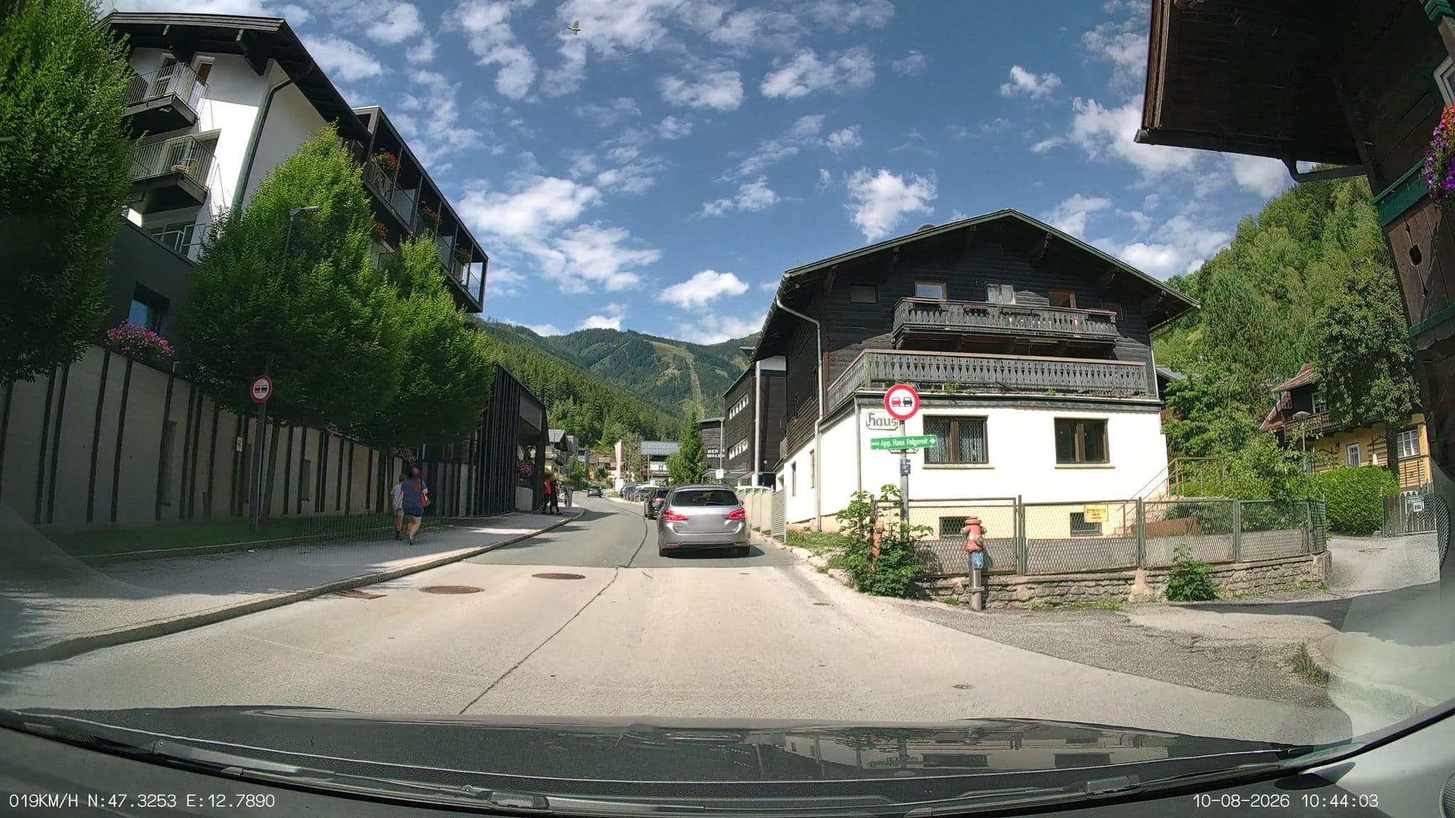 Street view near Hotel Der Waldhof buitenzwembad, Zell am See — © heetENkoel (CC BY-SA · Mapillary)