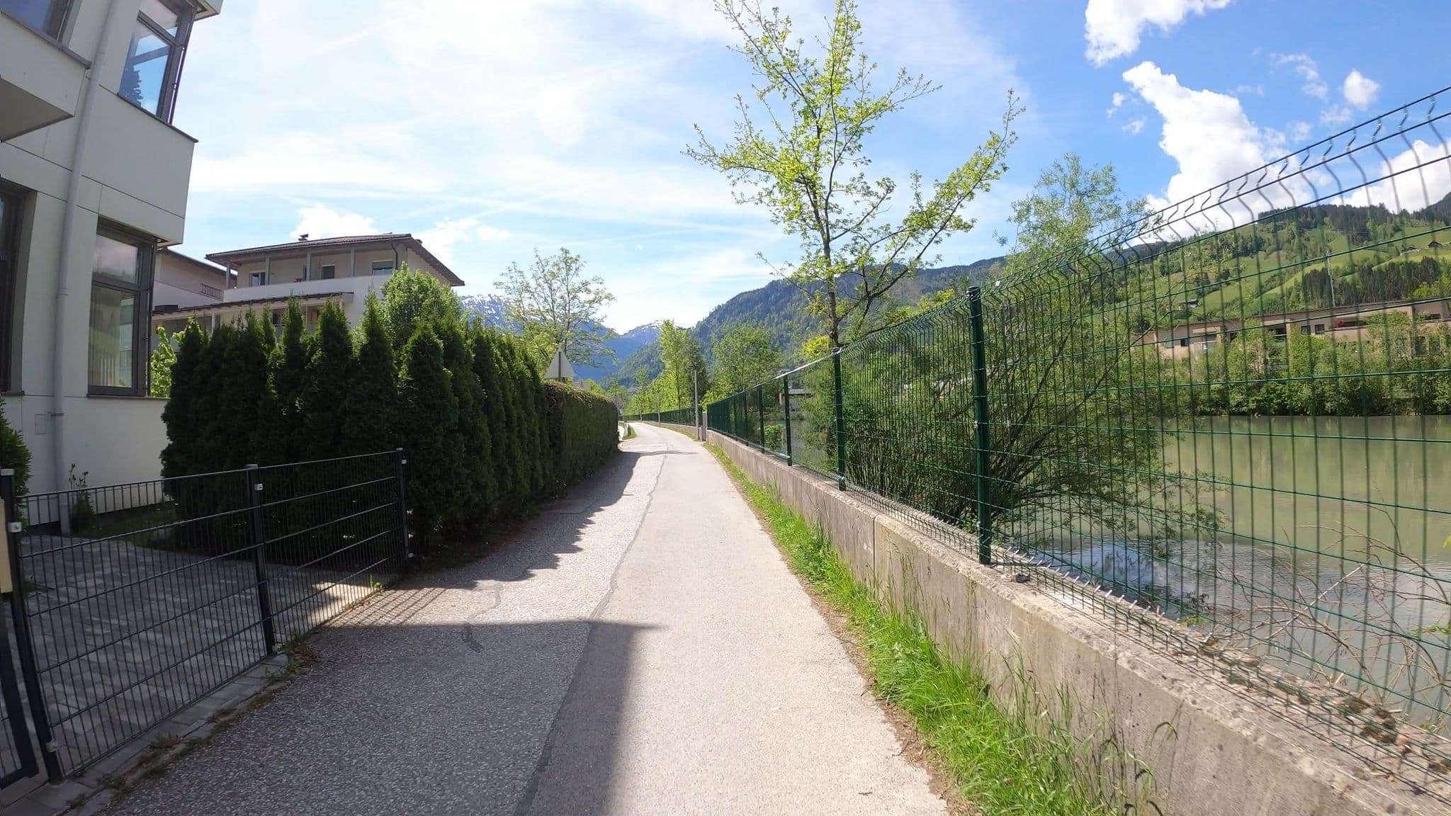 Street view near Junges Hotel, Sankt Johann im Pongau — © osmplus_org (CC BY-SA · Mapillary)