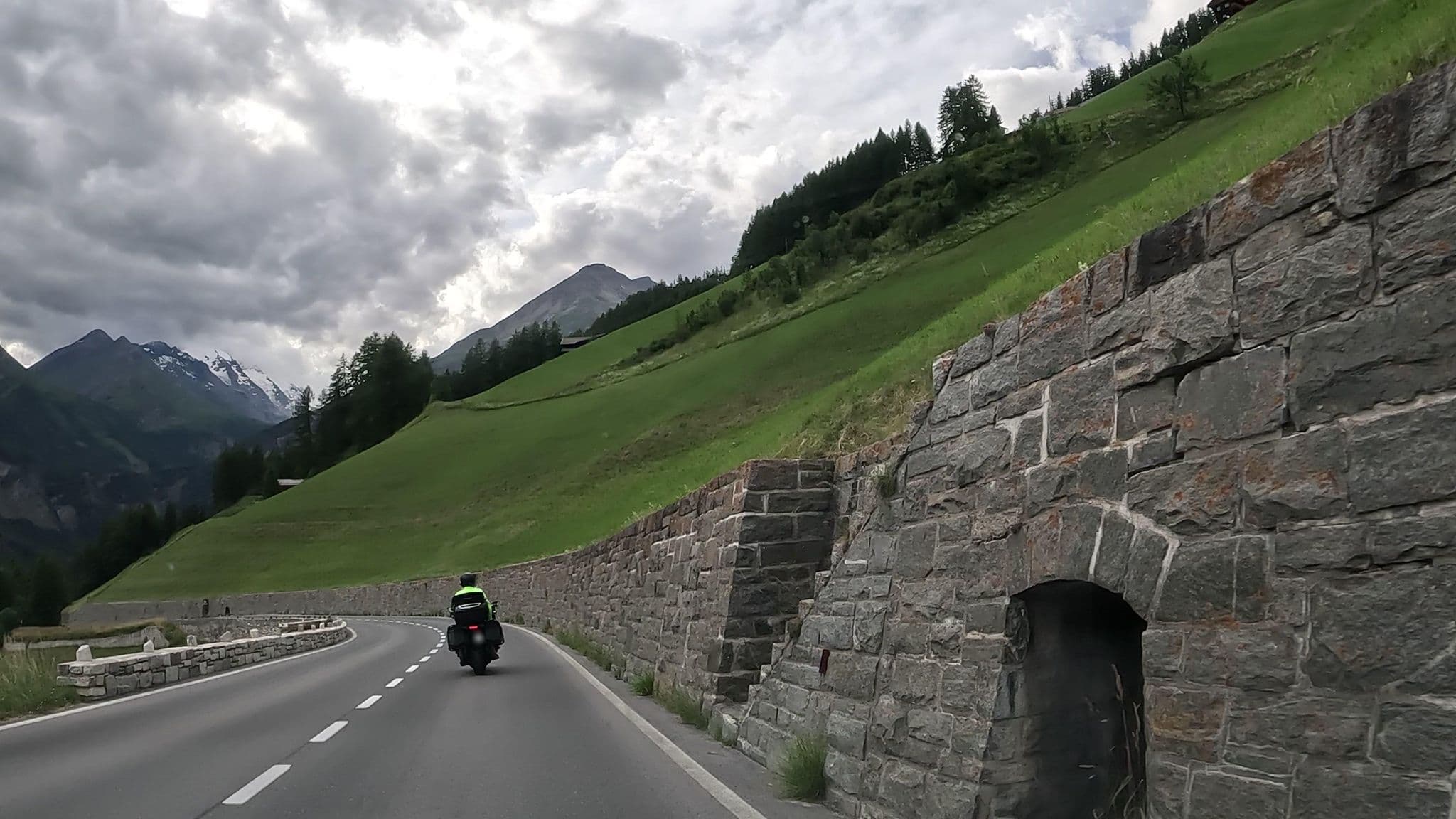 Street view near Ferienwohnung Antonius, Heiligenblut — © stefanro74 (CC BY-SA · Mapillary)