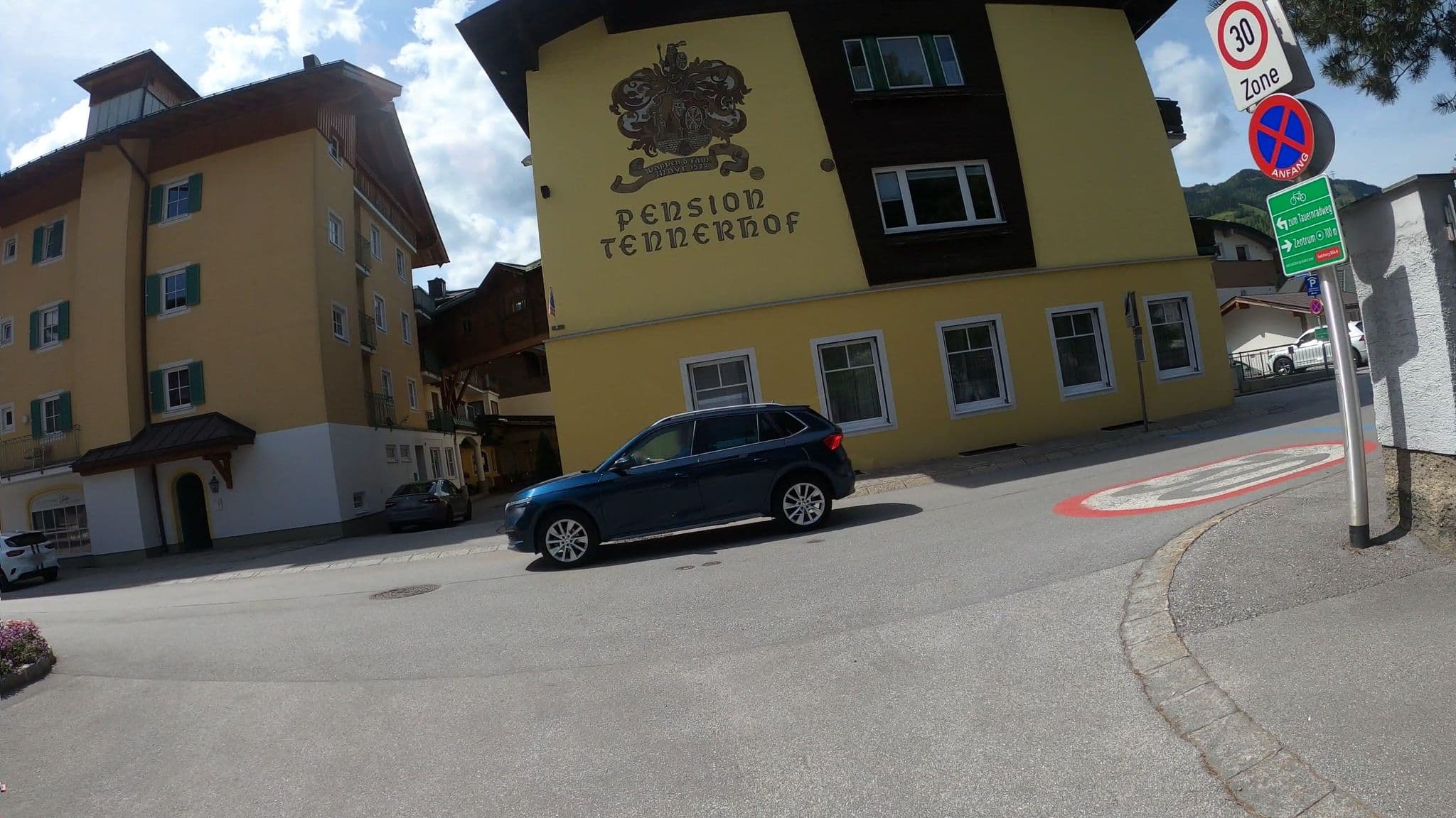 Street view near Nocker Johanna, Sankt Johann im Pongau — © osmplus_org (CC BY-SA · Mapillary)
