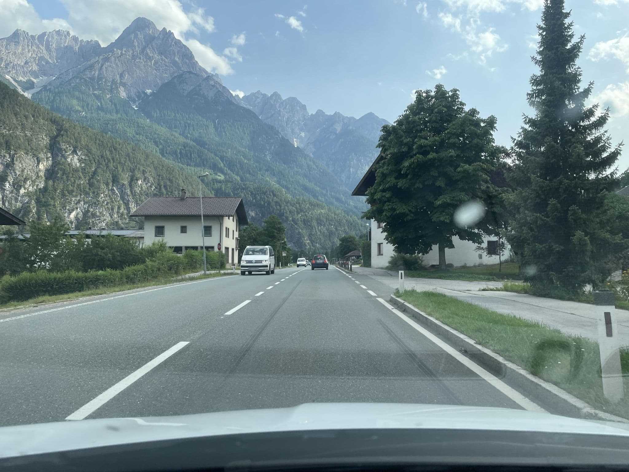 Street view near Leisacher Hof, Lienz — © chicc0 (CC BY-SA · Mapillary)