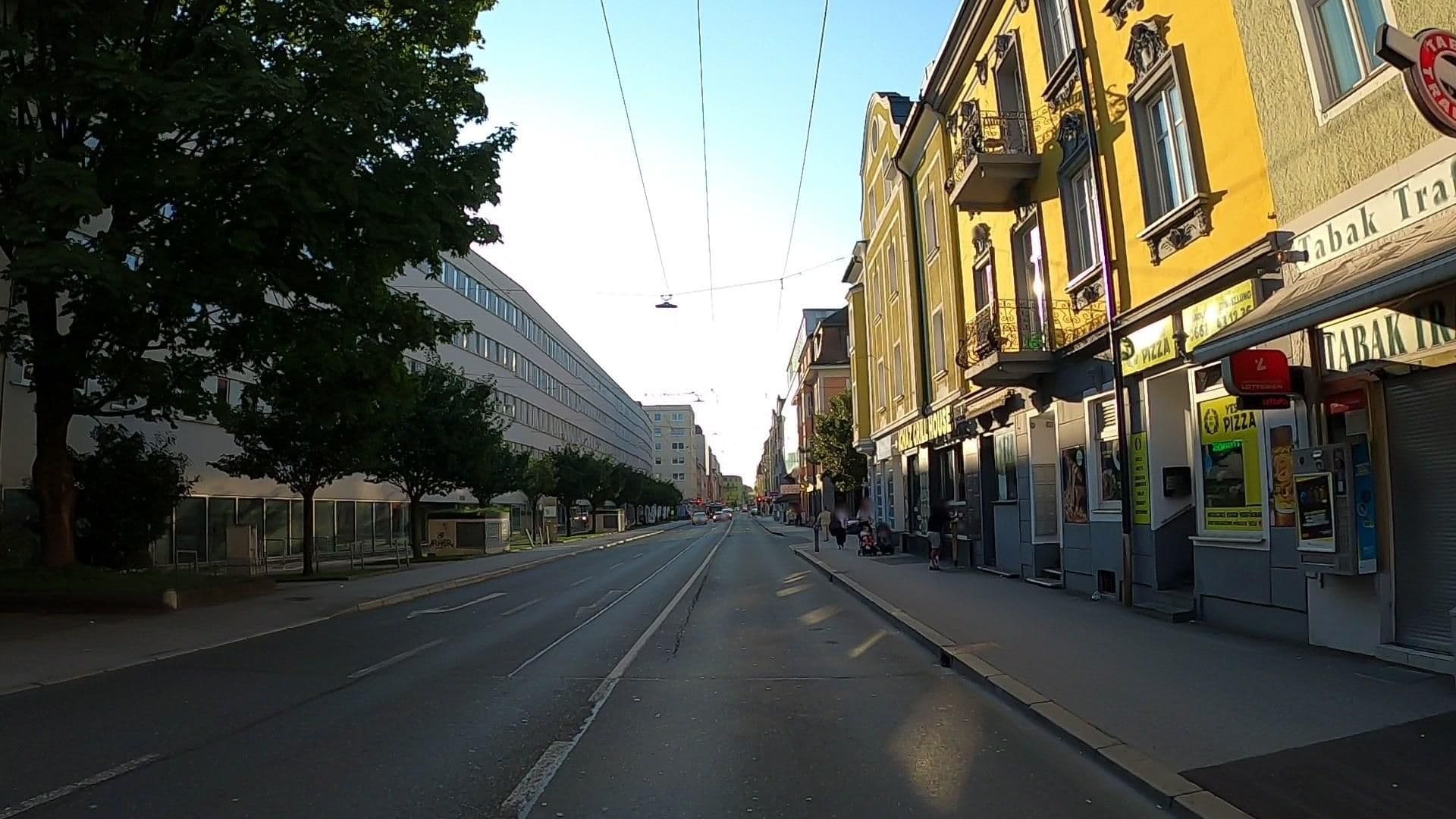 Street view near Bei Erika - Privatzimmer in Salzburg, Salzburg — © osmplus_org (CC BY-SA · Mapillary)