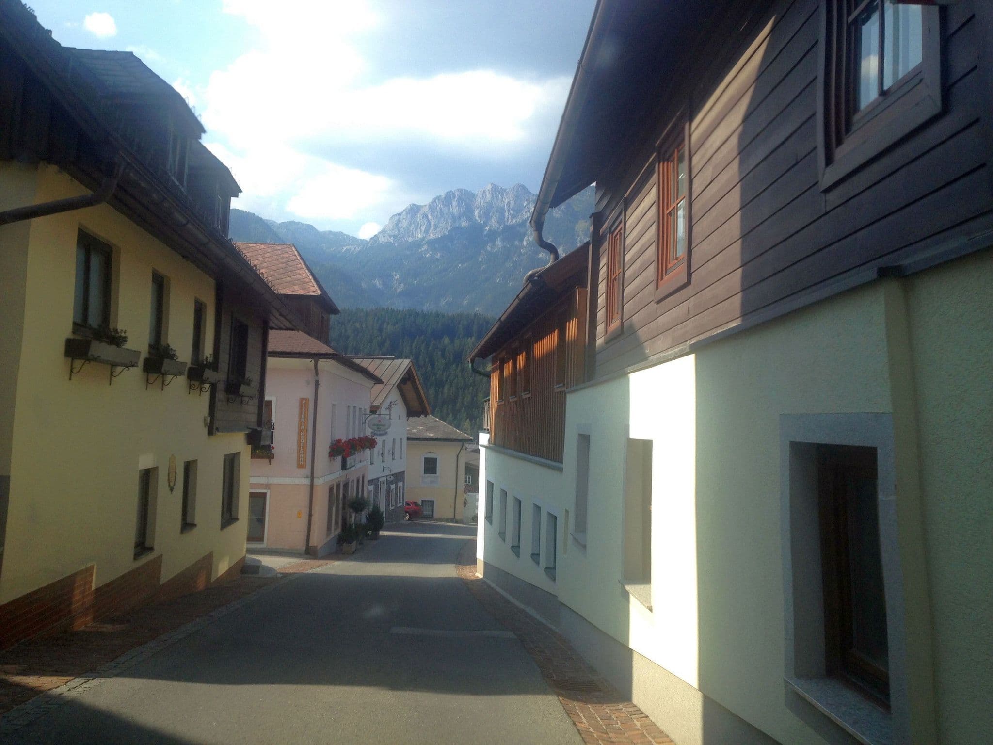 Street view near Gasthaus Kirchenwirt, Haus im Ennstal — © istefanos (CC BY-SA · Mapillary)