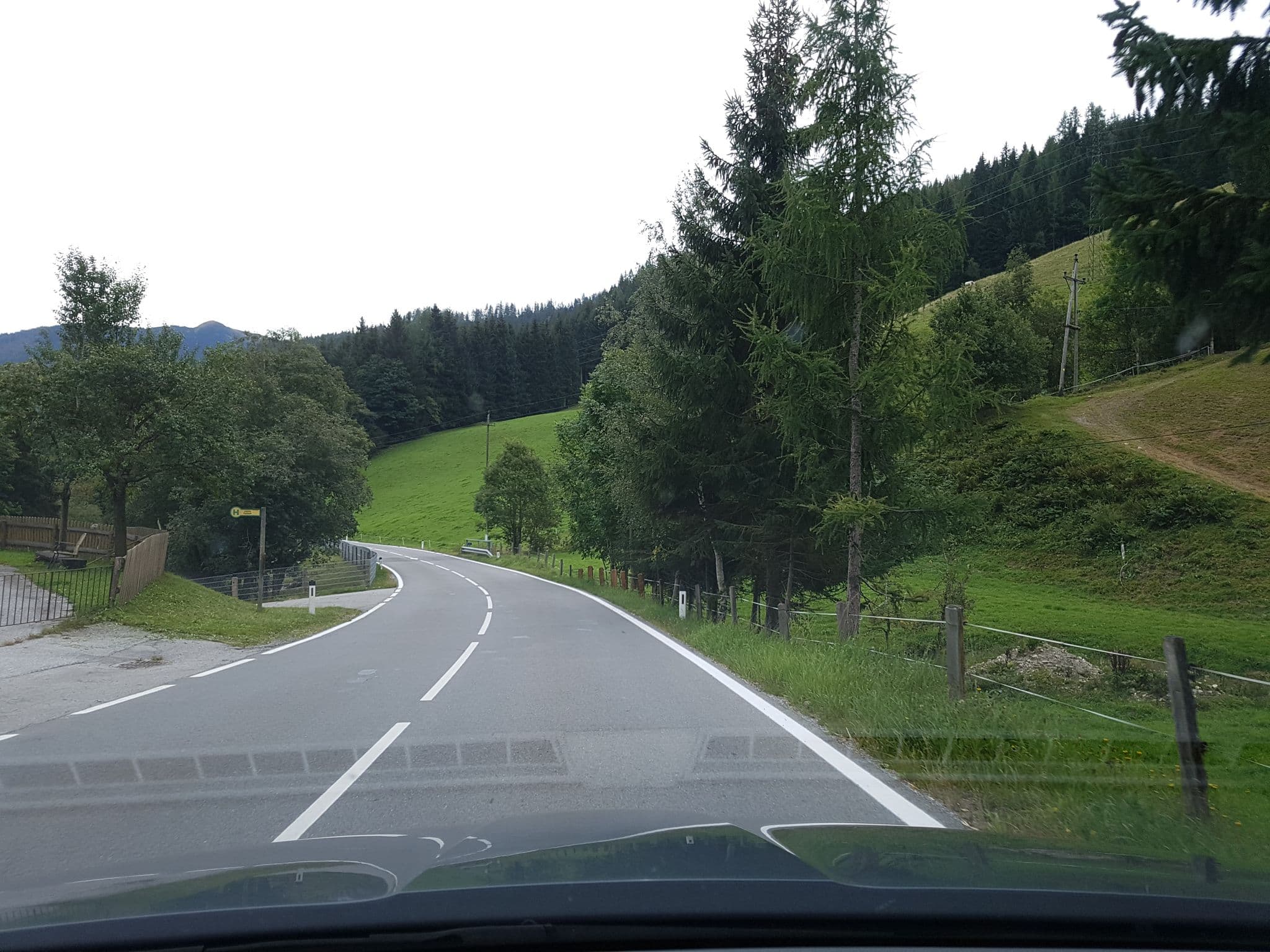 Street view near Hinterfischbachhof, Radstadt — © schermy_at (CC BY-SA · Mapillary)