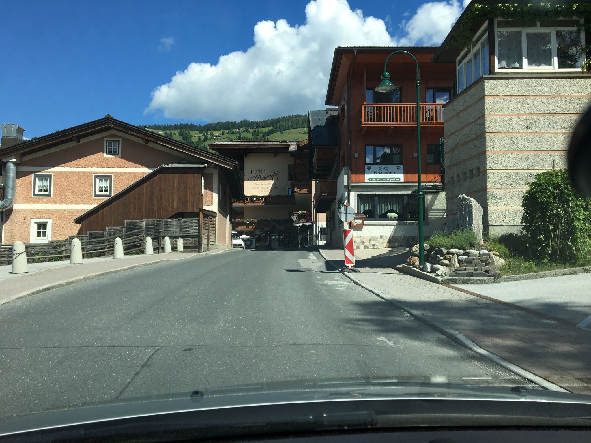 Street view near Haus Hubertus Appartements & Cafe, Hof — © chicc0 (CC BY-SA · Mapillary)