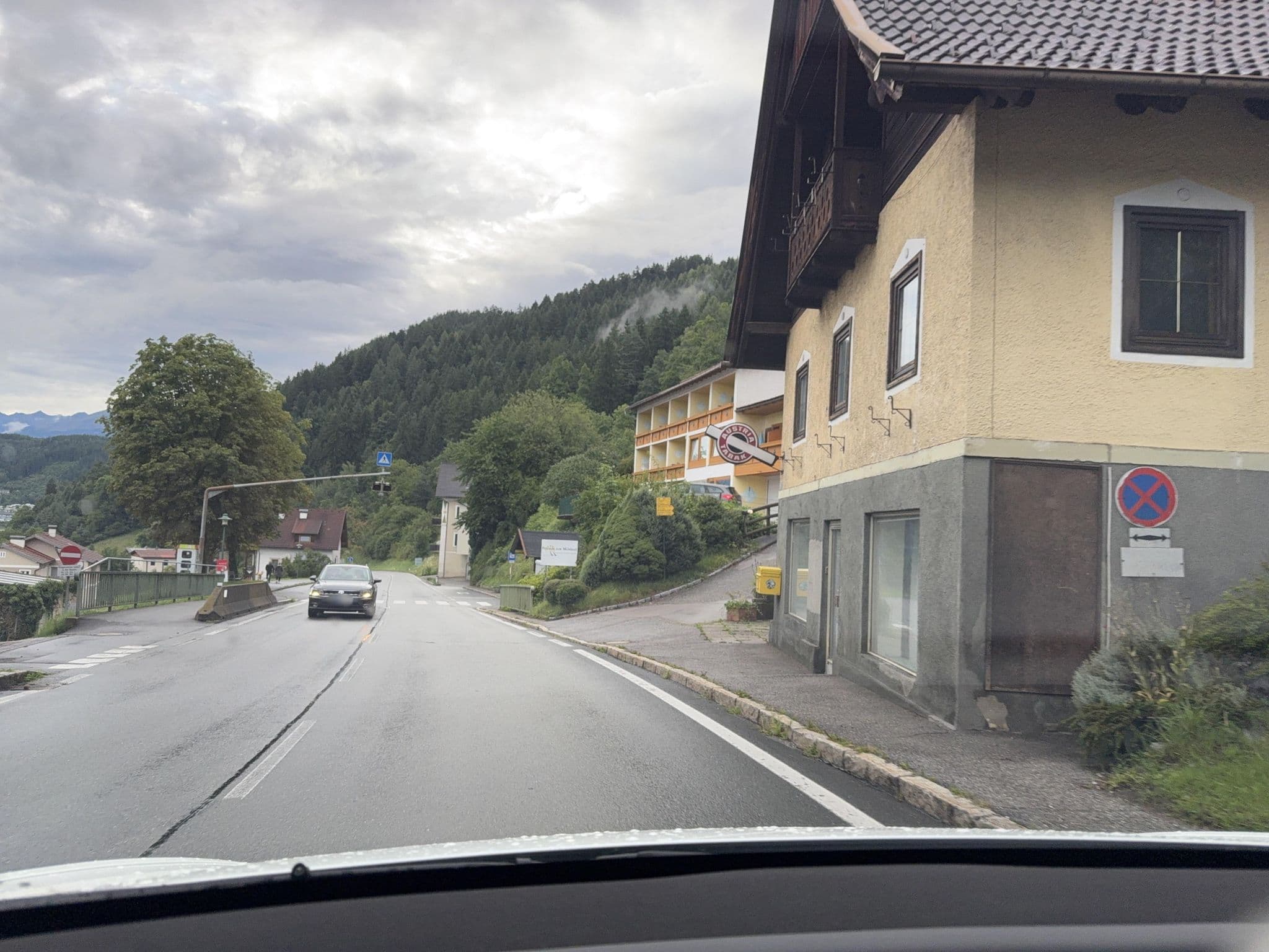Street view near Haus Sonnenhang, Döbriach — © ottor (CC BY-SA · Mapillary)