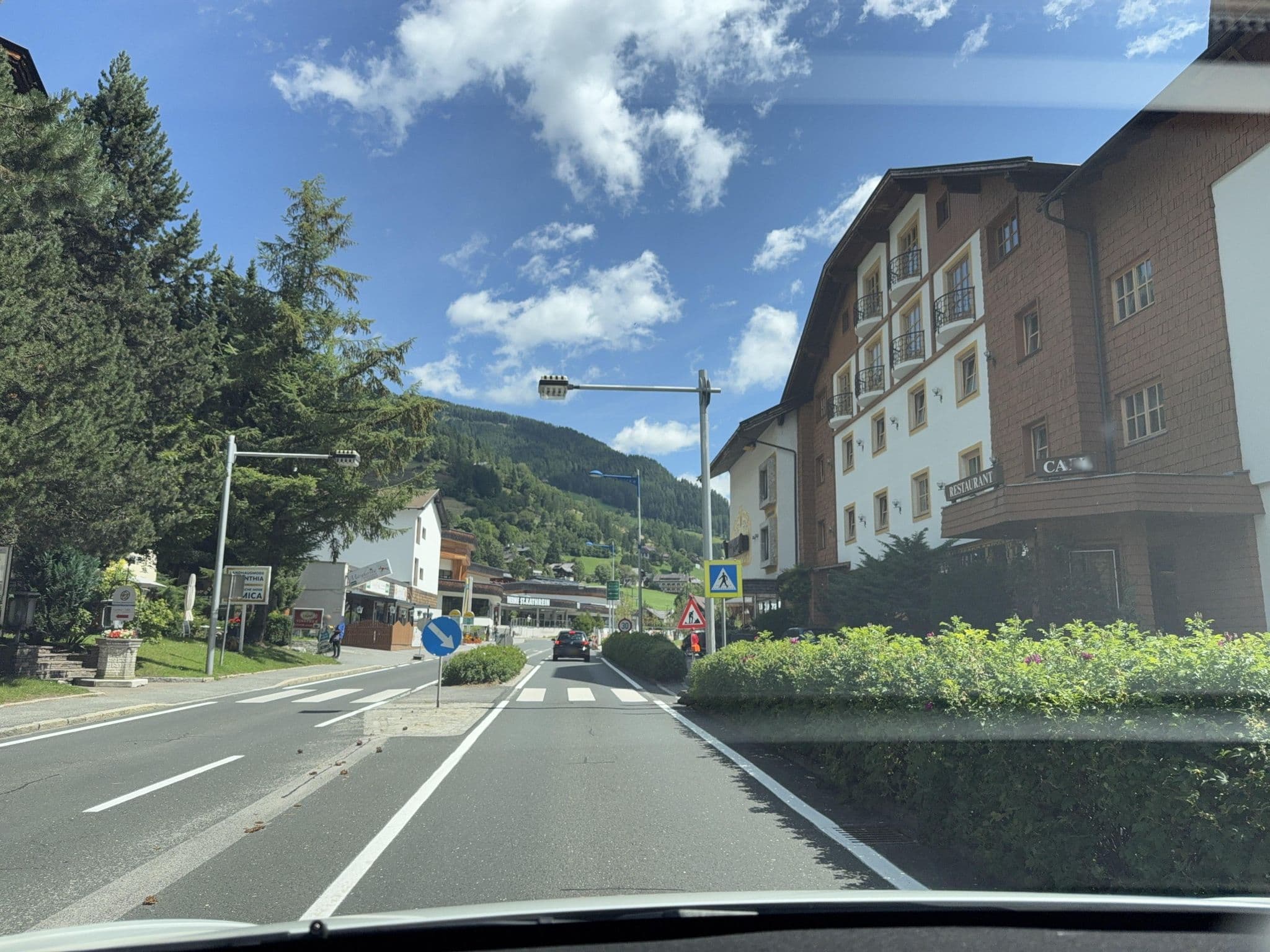 Street view near Annelies Lackenbucher, Radenthein — © ottor (CC BY-SA · Mapillary)