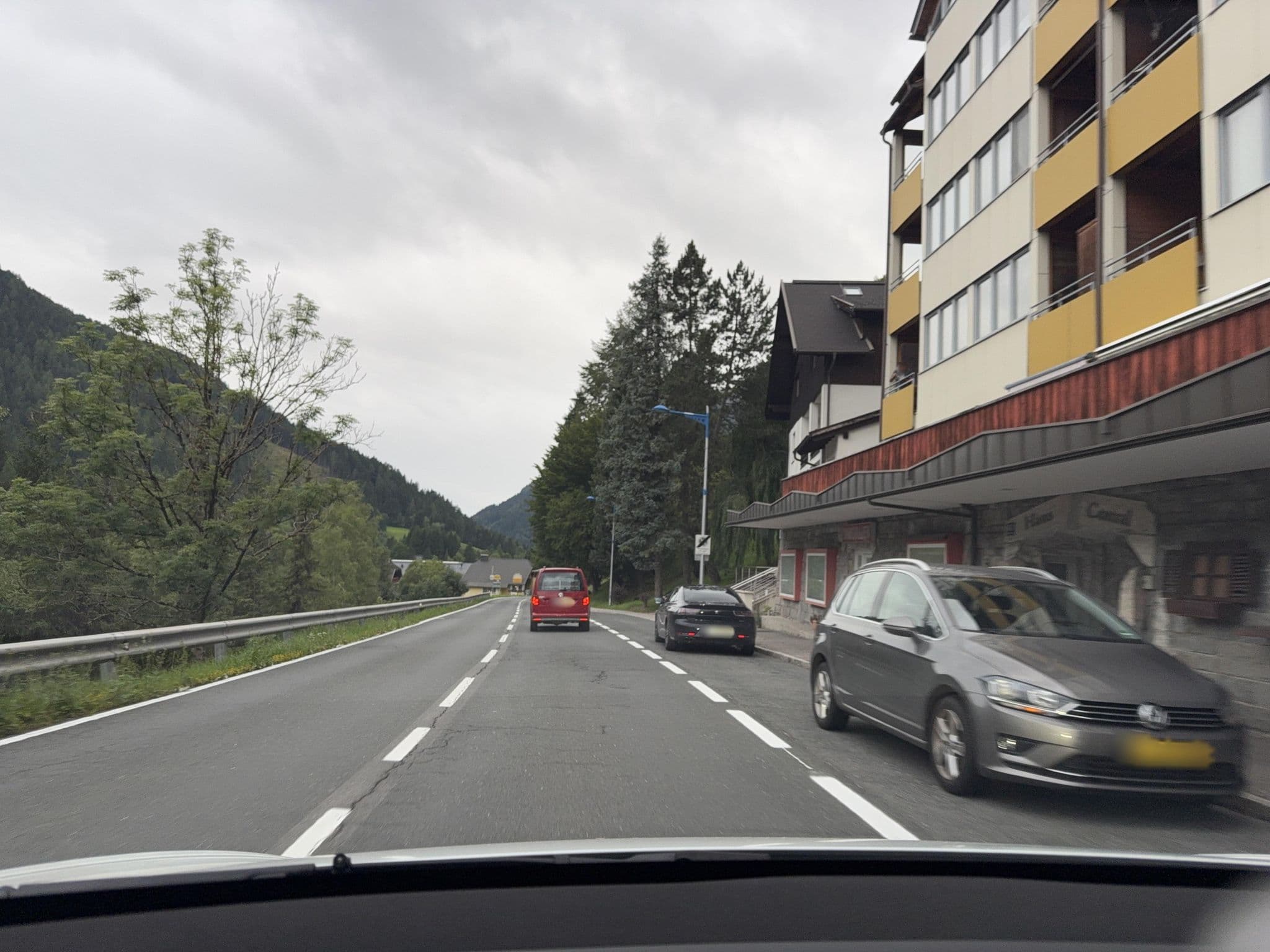 Street view near Appartements Central, Radenthein — © ottor (CC BY-SA · Mapillary)