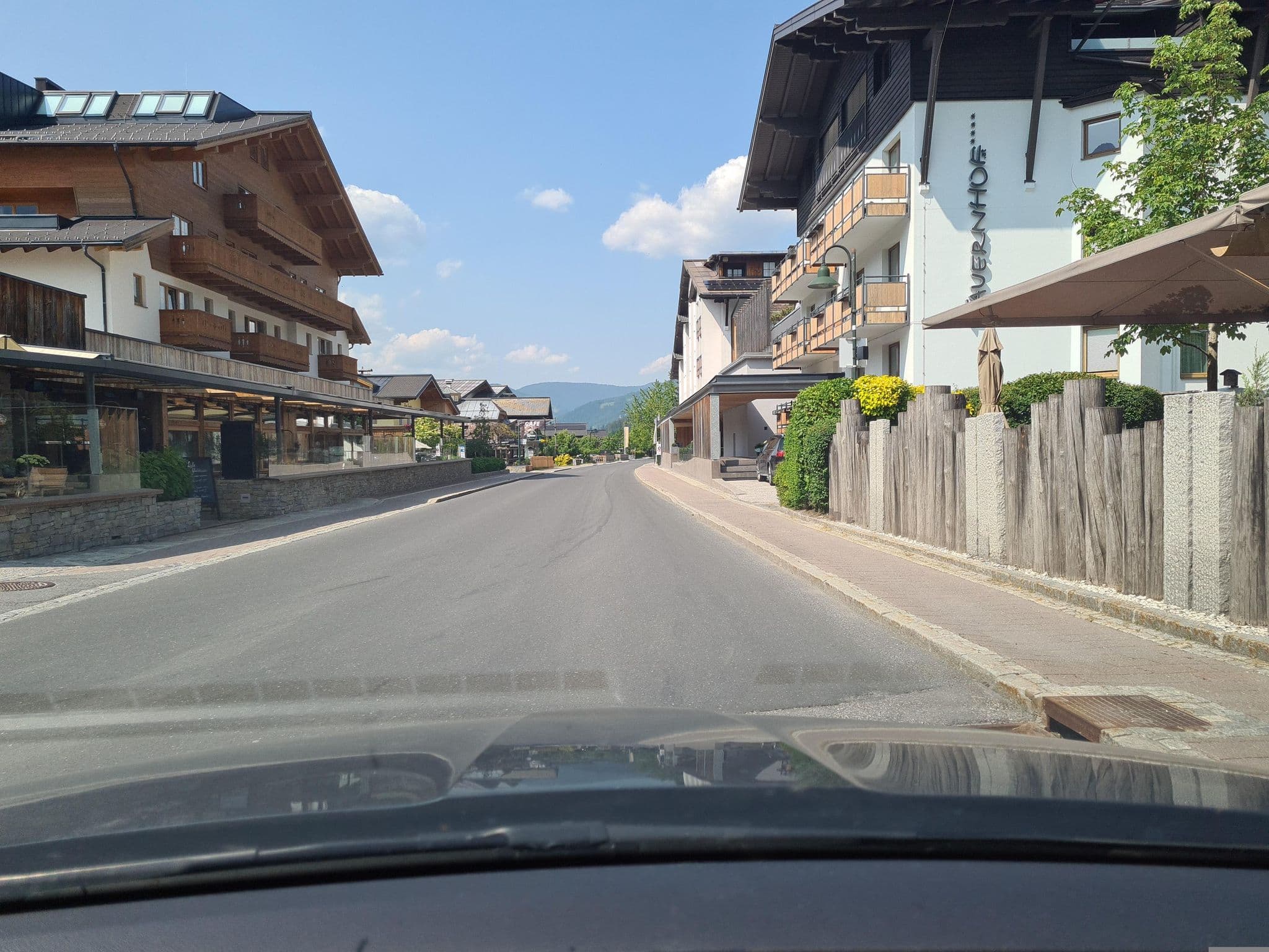 Street view near Tauernhof Hotel Kaprun, Altenmarkt im Pongau — © schermy_at (CC BY-SA · Mapillary)