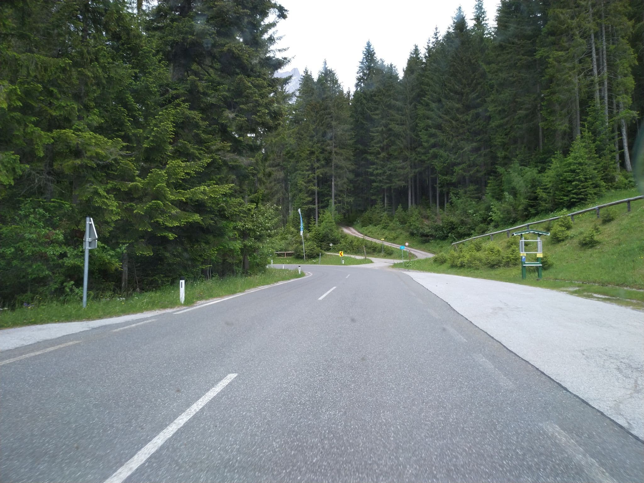 Street view near Gasthaus Dachsteinruhe - Knaus Hans Peter, Ramsau am Dachstein — © mappatman (CC BY-SA · Mapillary)