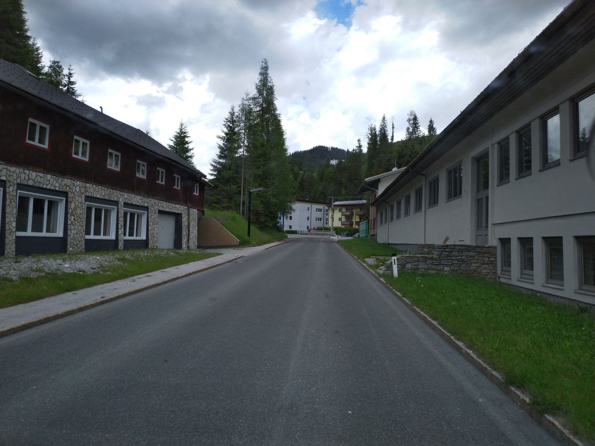 Street view near Jugendherberge Aumühle, Radstadt — © mappatman (CC BY-SA · Mapillary)