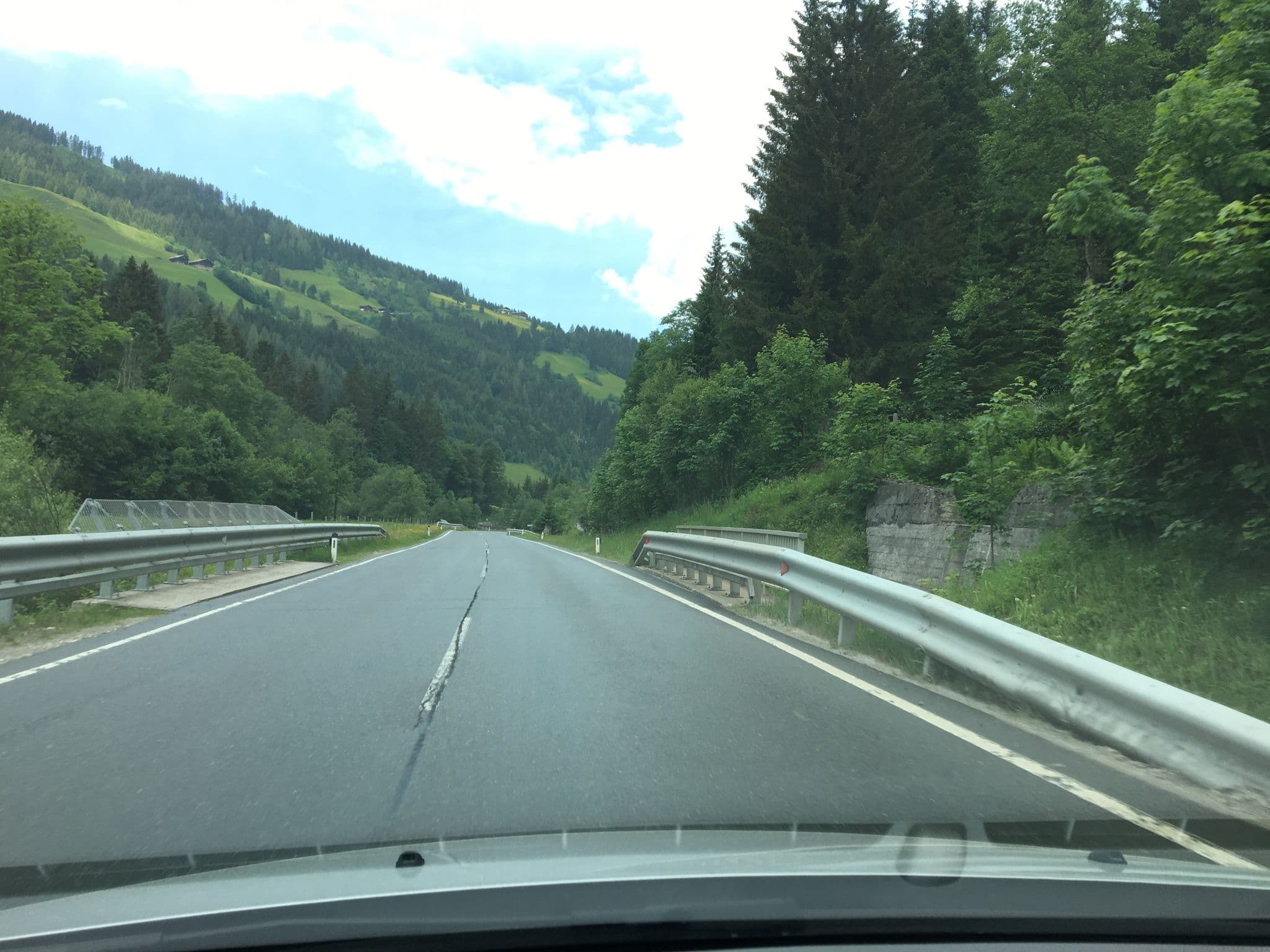 Street view near Gasthaus Alpenrose, Hof — © chicc0 (CC BY-SA · Mapillary)