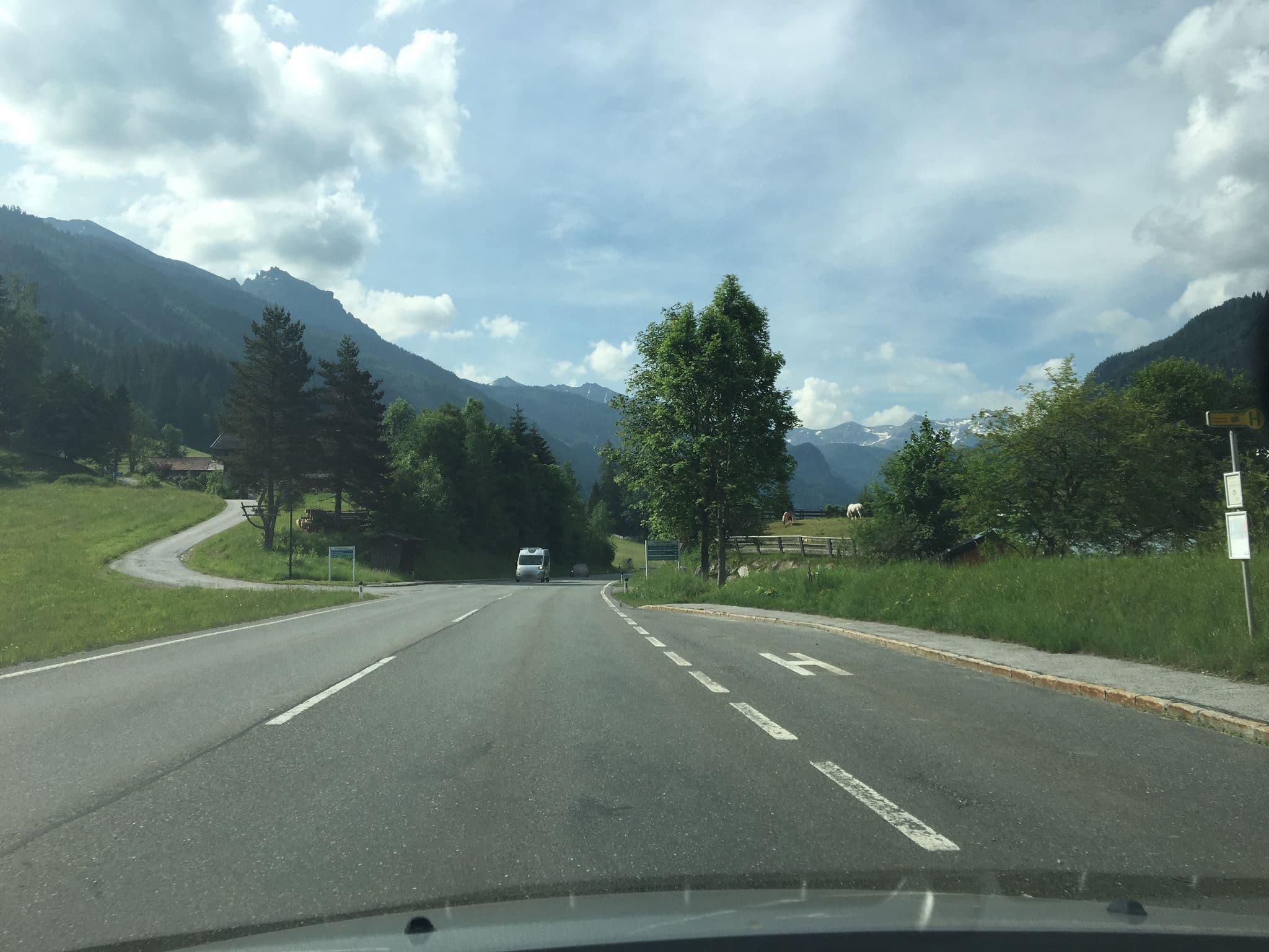 Street view near Gasthof Hammerwirt Forellenhof - Fam Kocher, Radstadt — © chicc0 (CC BY-SA · Mapillary)