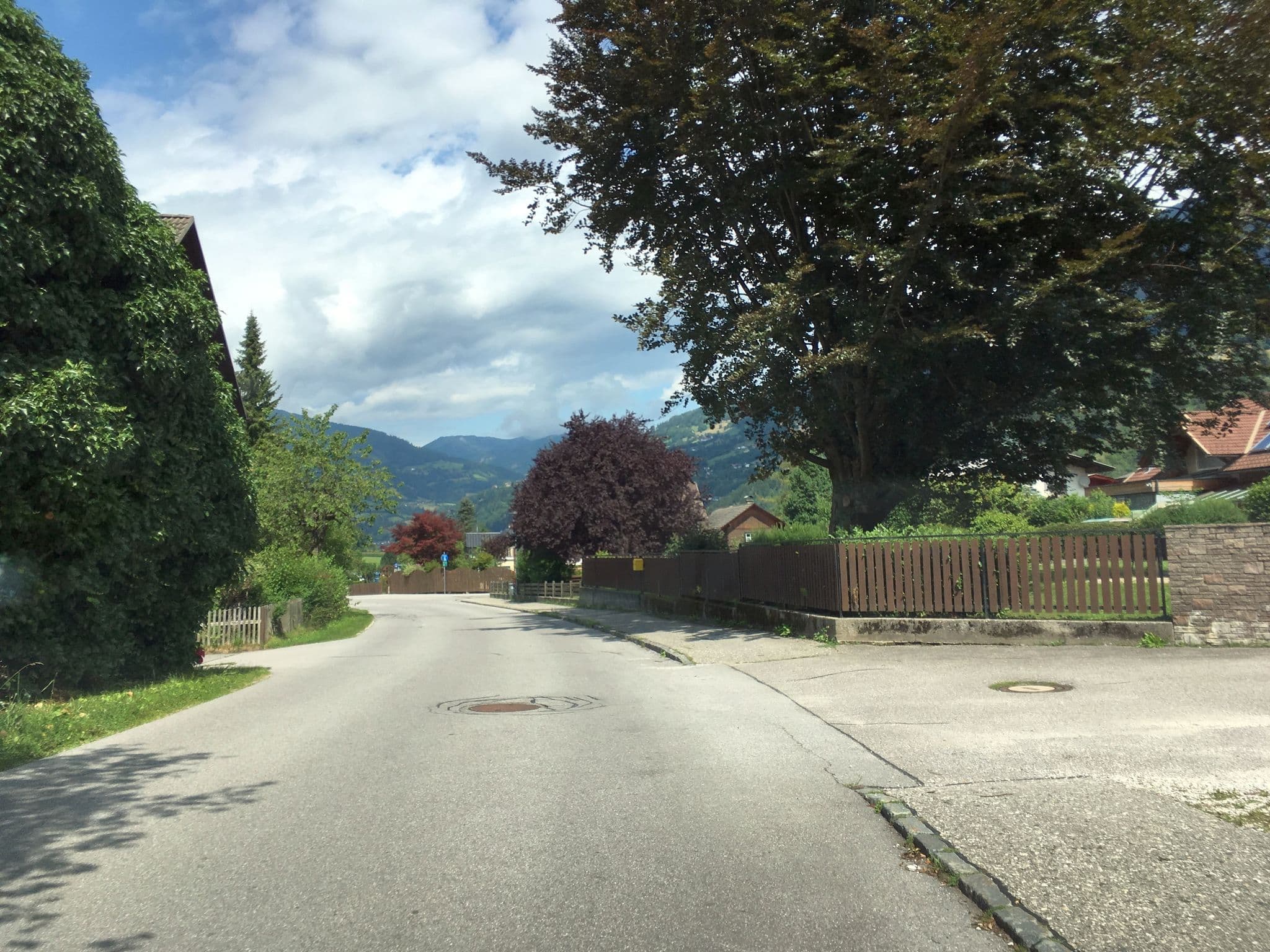 Street view near Familienhotel Klamberghof, Radenthein — © istefanos (CC BY-SA · Mapillary)