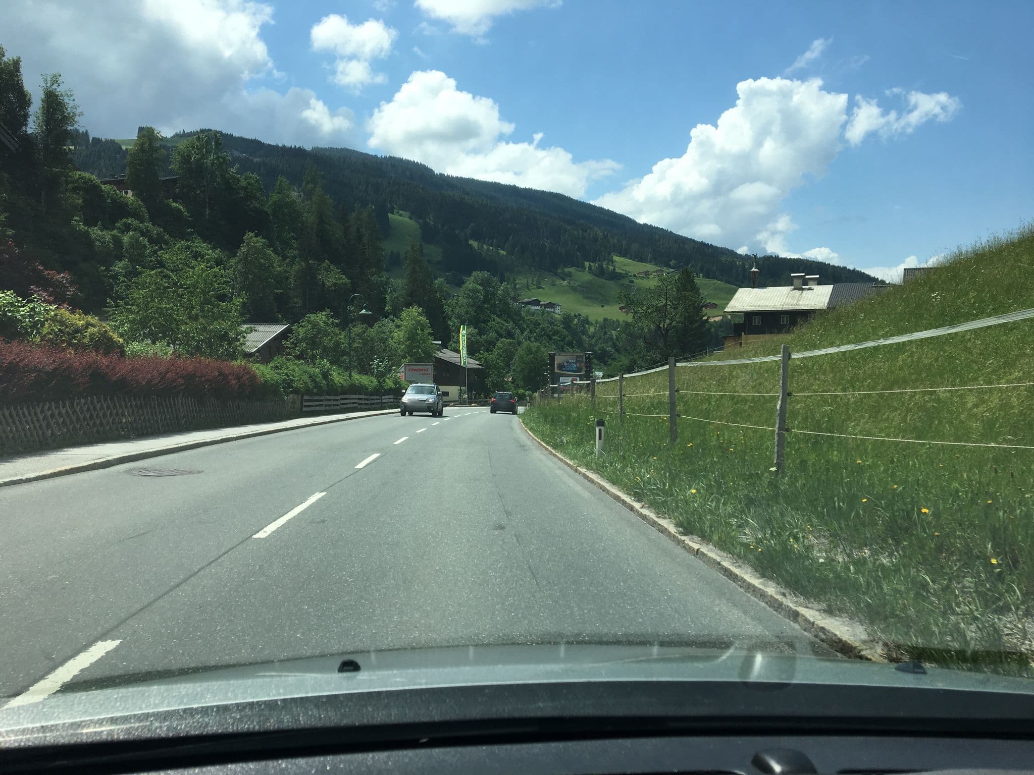 Street view near Landhaus Neuweg Apartments, Hof — © chicc0 (CC BY-SA · Mapillary)