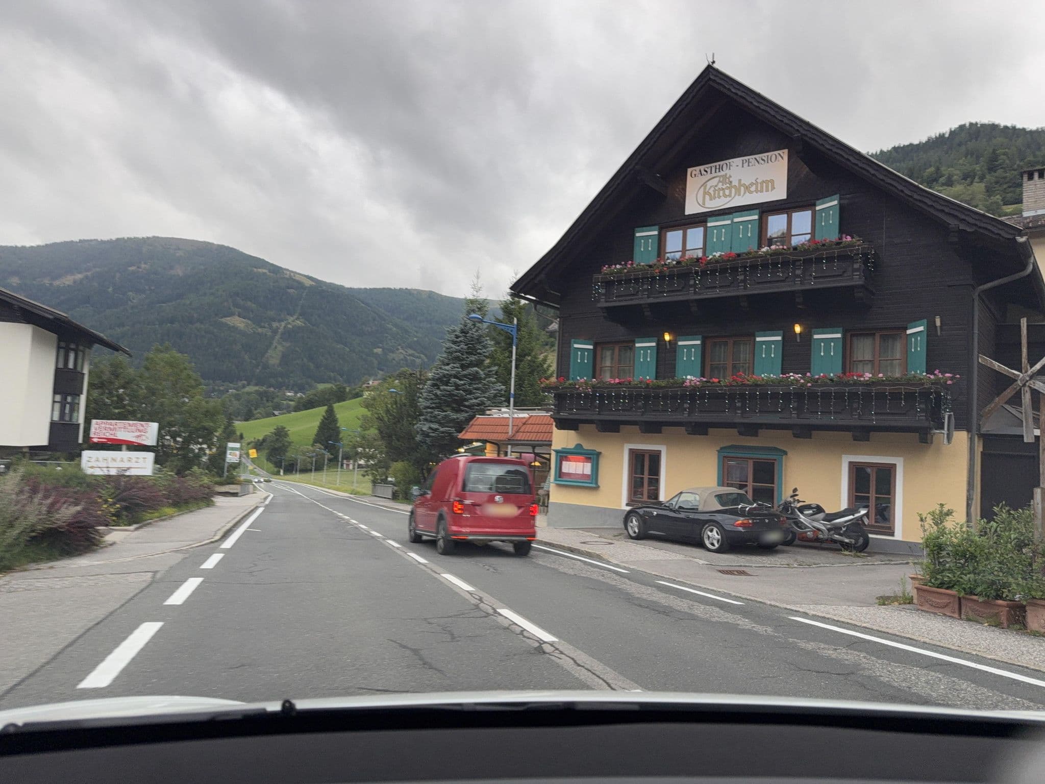 Street view near Alt Kirchhein, Radenthein — © ottor (CC BY-SA · Mapillary)