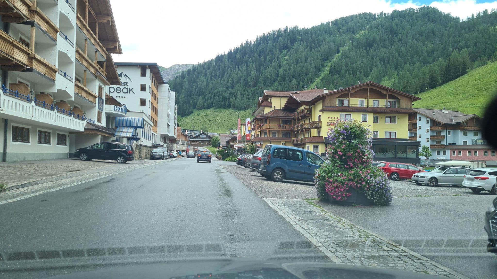 Street view near Hotel Sportalm Inh Roland Dolschek, Radstadt — © schermy_at (CC BY-SA · Mapillary)