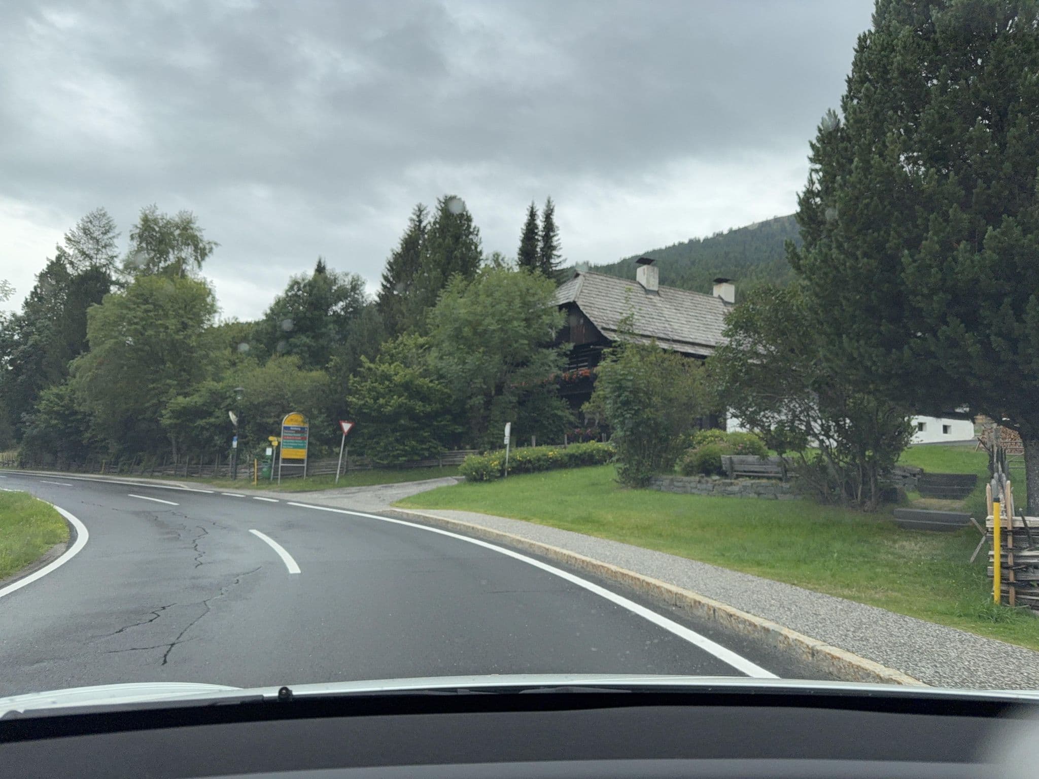 Street view near Alte Schule, Radenthein — © ottor (CC BY-SA · Mapillary)