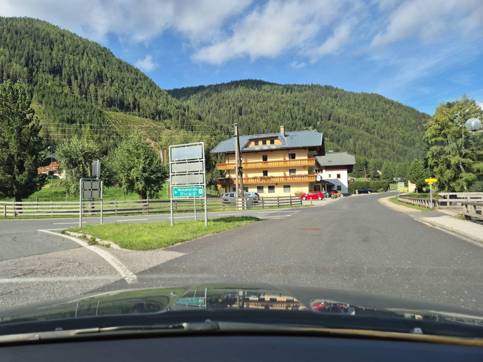 Street view near Appartements Schiffer, Unternberg — © schermy_at (CC BY-SA · Mapillary)