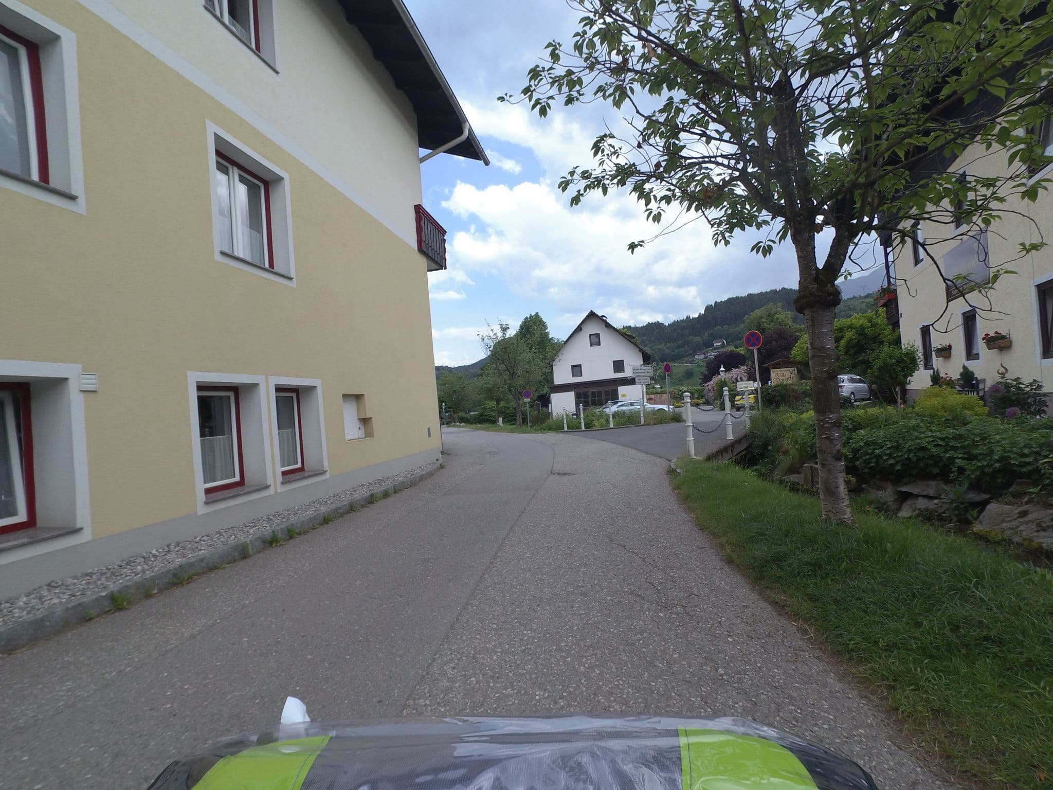 Street view near Frühstückspension Job, Seeboden — © schermy_at (CC BY-SA · Mapillary)