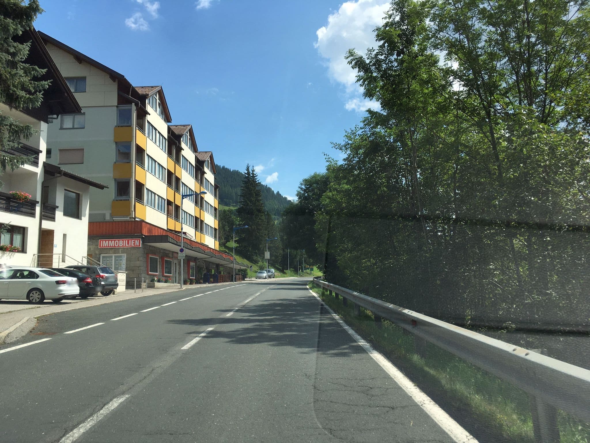 Street view near Bad&Ski Pansion, Radenthein — © istefanos (CC BY-SA · Mapillary)