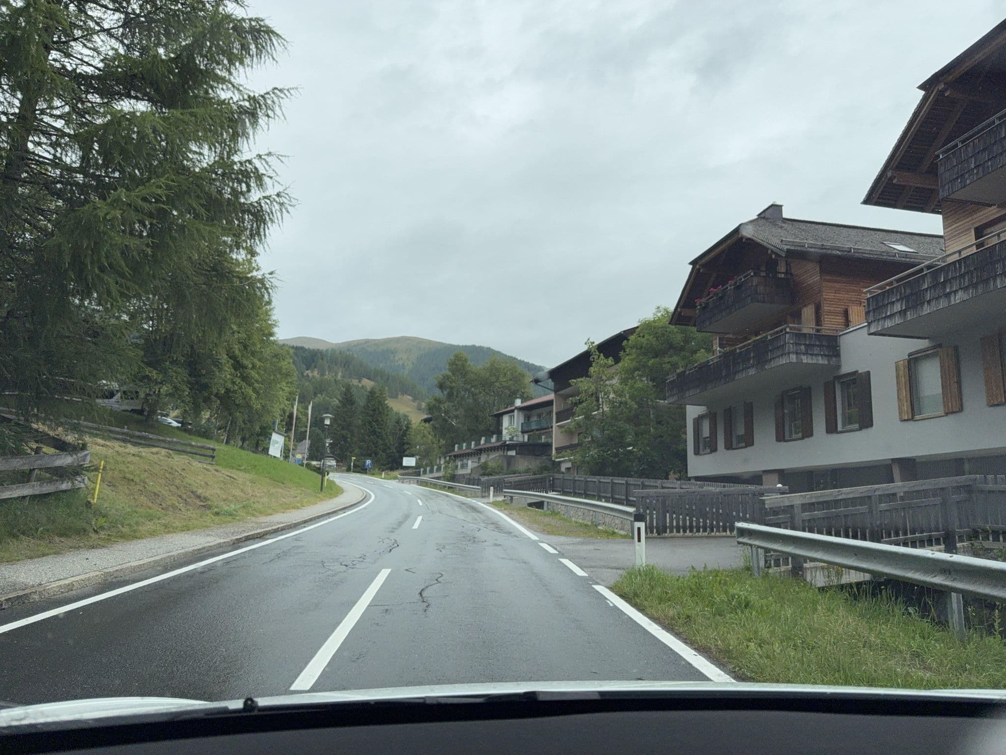 Street view near Appartamenti Carinzia, Radenthein — © ottor (CC BY-SA · Mapillary)