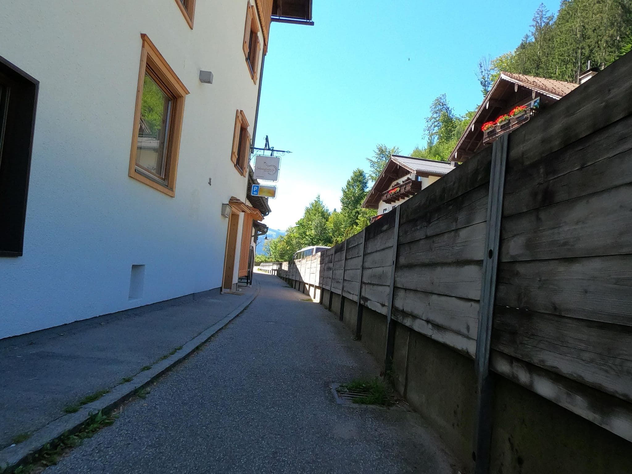 Street view near Altroiters Hof, Strobl — © Langfahrer (CC BY-SA · Mapillary)