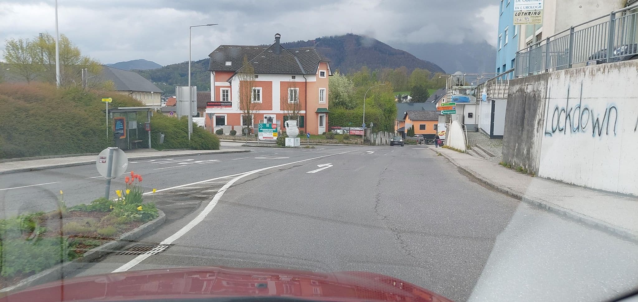 Street view near Die Traunseewirte, Gmunden — © gzin (CC BY-SA · Mapillary)