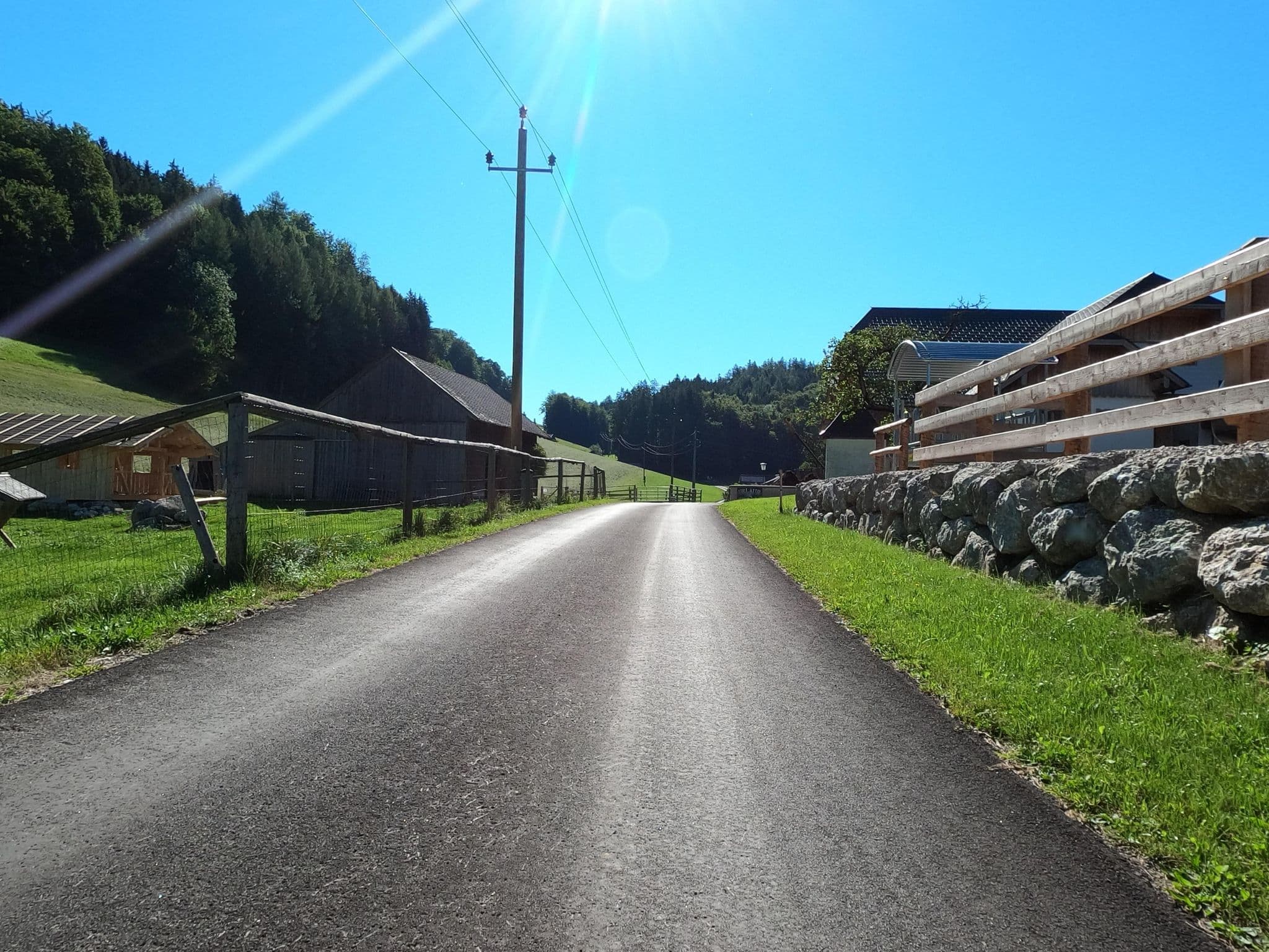 Street view near Sonnhof, Sankt Wolfgang im Salzkammergut — © Langfahrer (CC BY-SA · Mapillary)