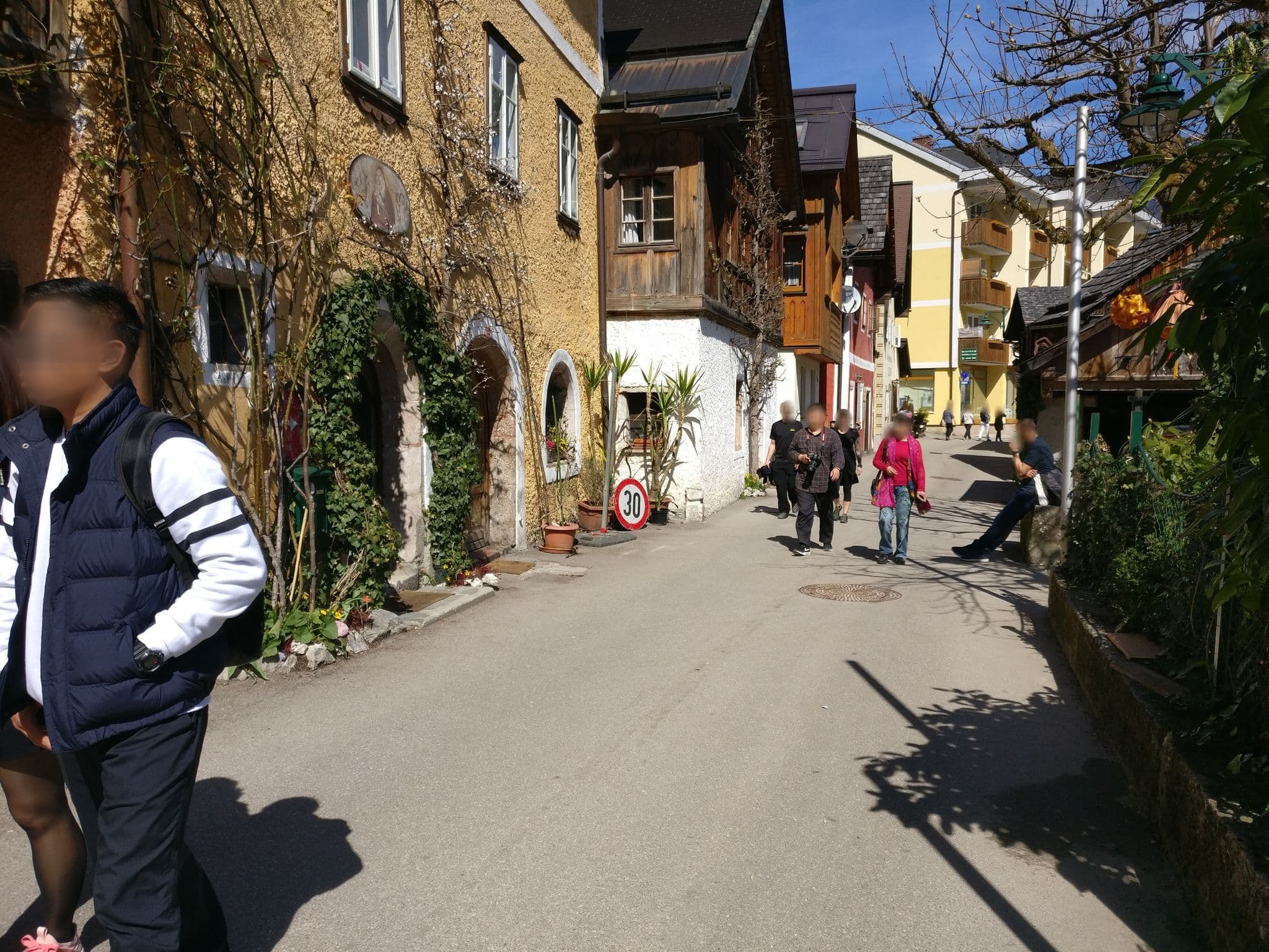 Street view near Bräugasthof Hallstatt, Gosau — © aceini (CC BY-SA · Mapillary)