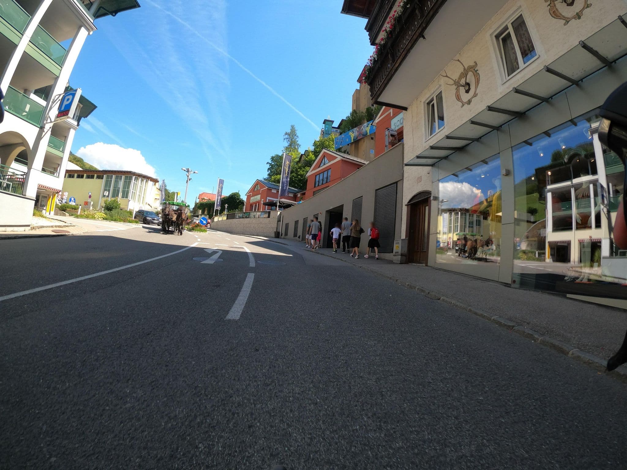 Street view near Hubertushof Hotel, Sankt Wolfgang im Salzkammergut — © Langfahrer (CC BY-SA · Mapillary)